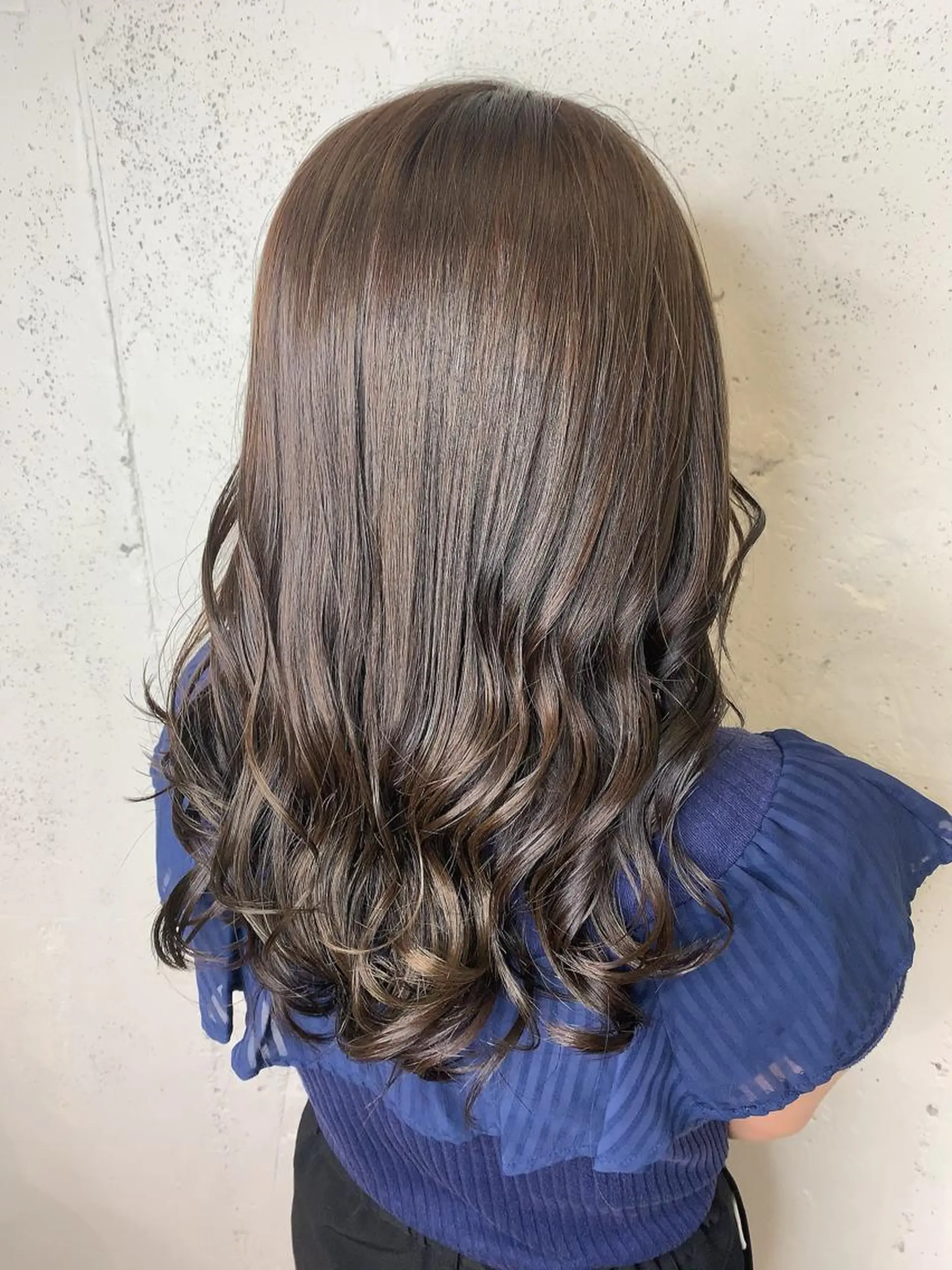 セミロング カラー ヘアカラー 透明感ハイトーン🦄 キラ🌈のヘアスタイル