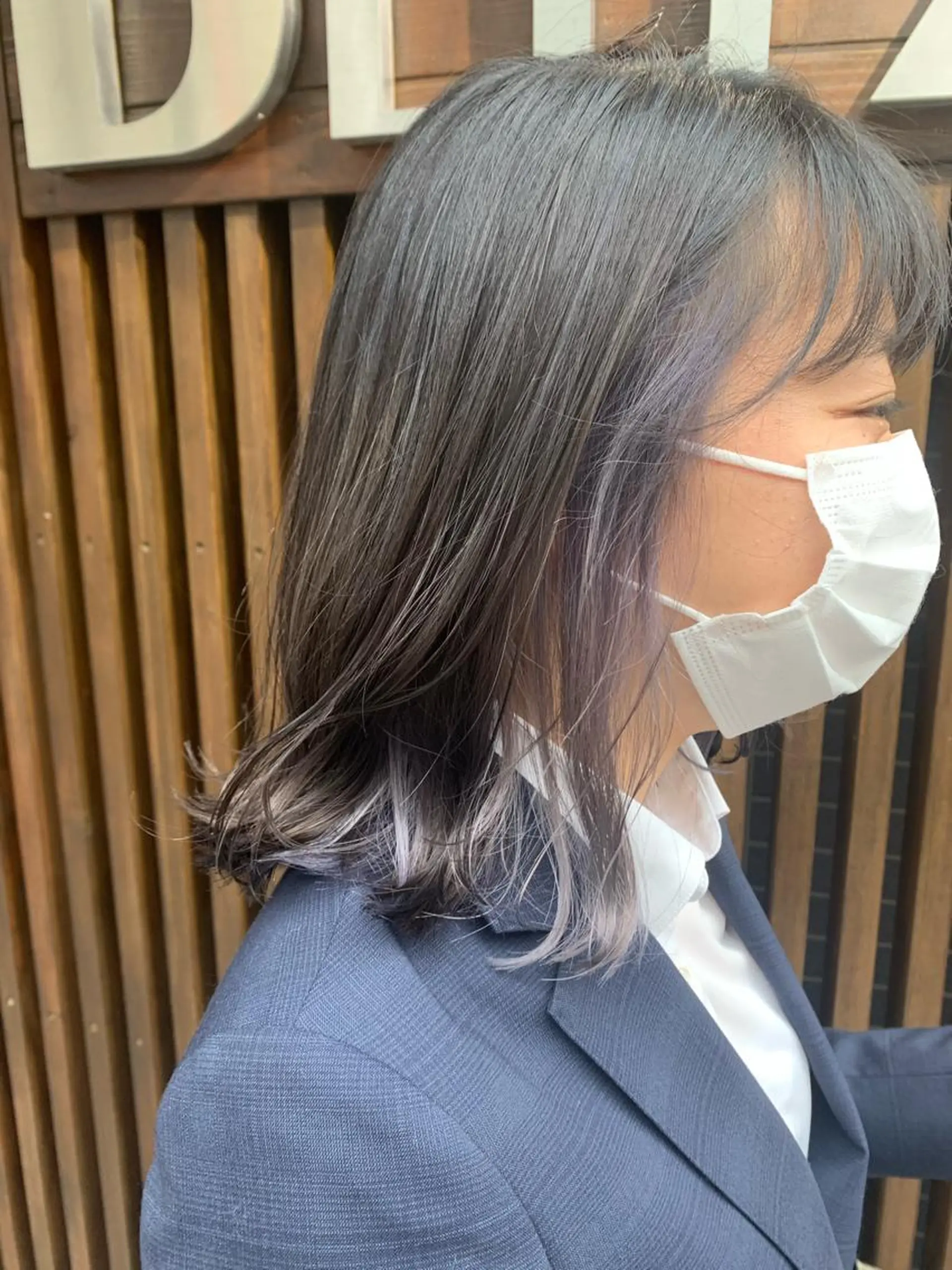 ミディアム カラー インナーカラー 🌈8月末までシャ イン輝きハイトーン✨のヘアスタイル