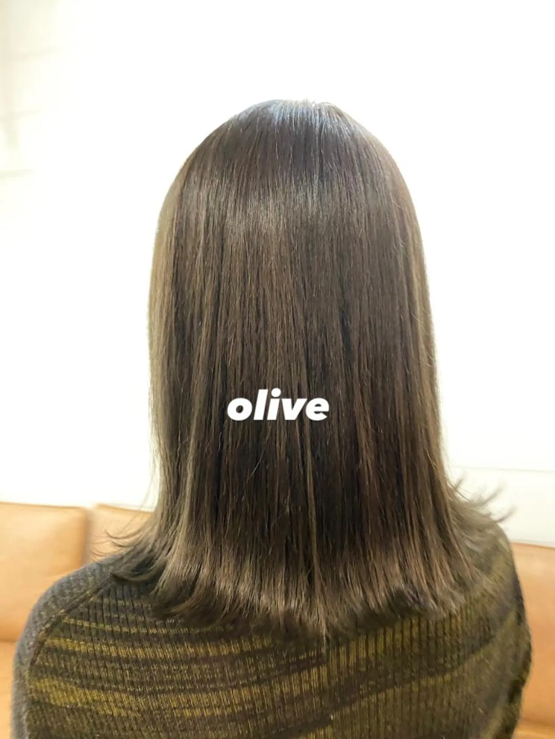 カラー ブリーチ ブリーチなしカラー オリーブカラー 新美 千奈のヘアスタイル