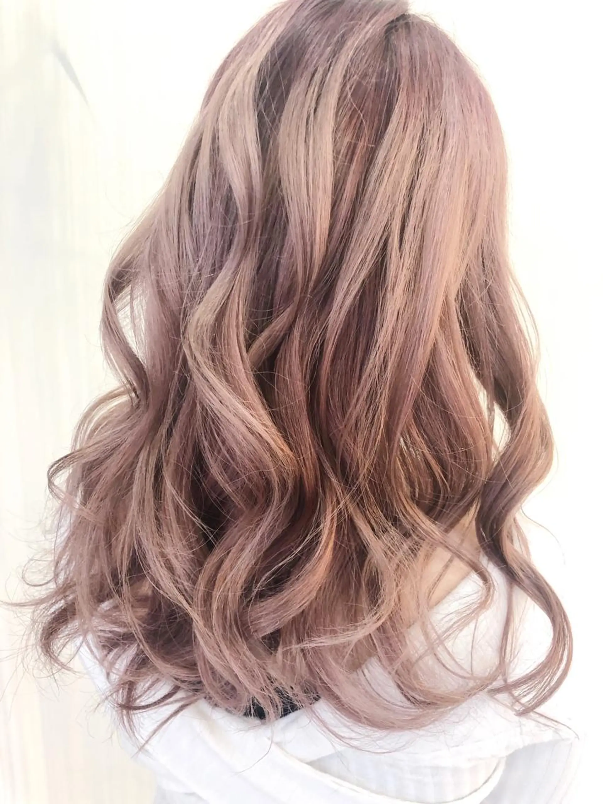 ロング カラー ベージュカラー 透明感カラー ミルクティーベージュ ヘアカラー トリートメント 髪質改善/美髪矯 正ヤマモトハルキのヘアスタイル