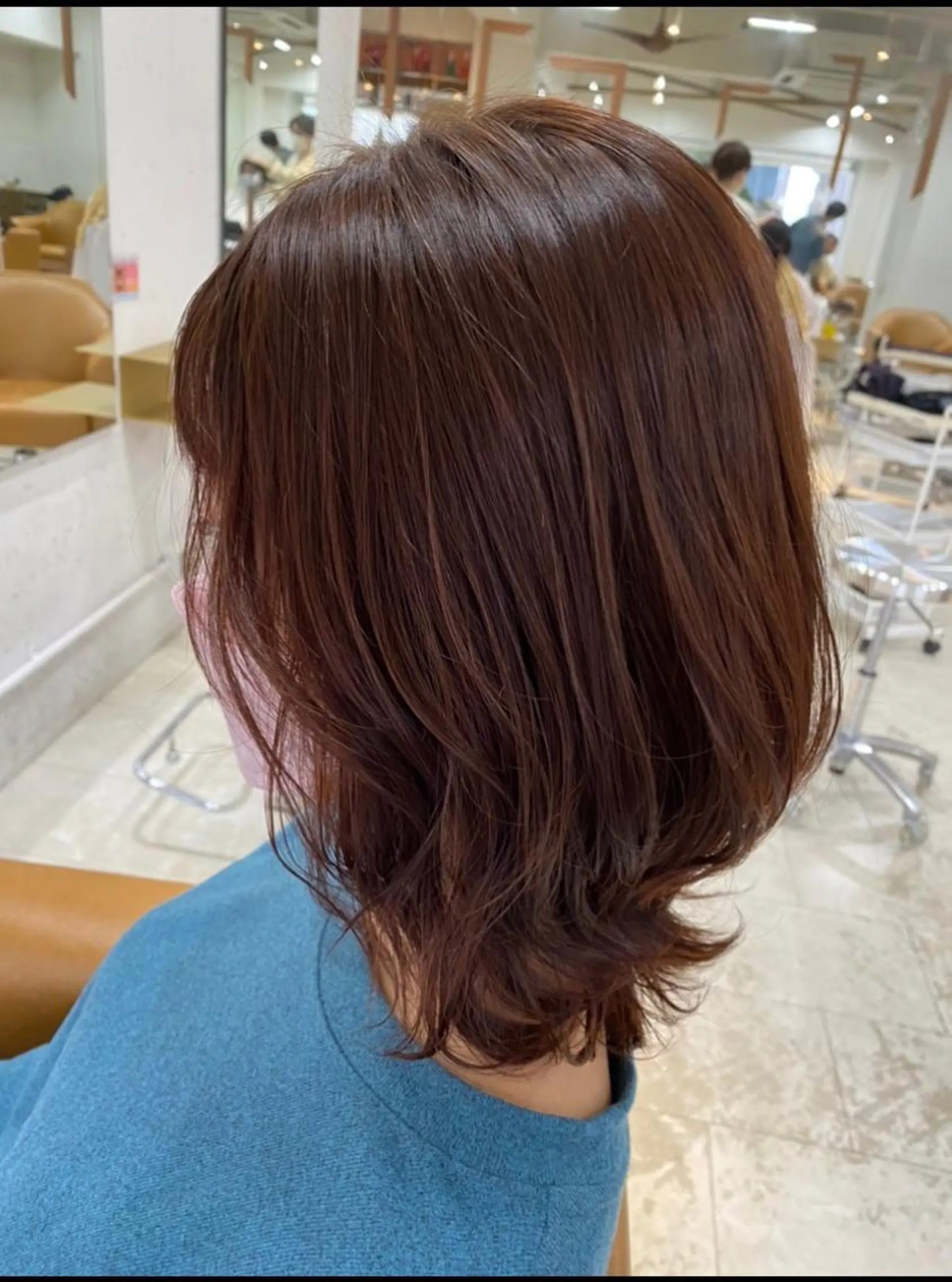 ミディアム 中元 美月のヘアスタイル