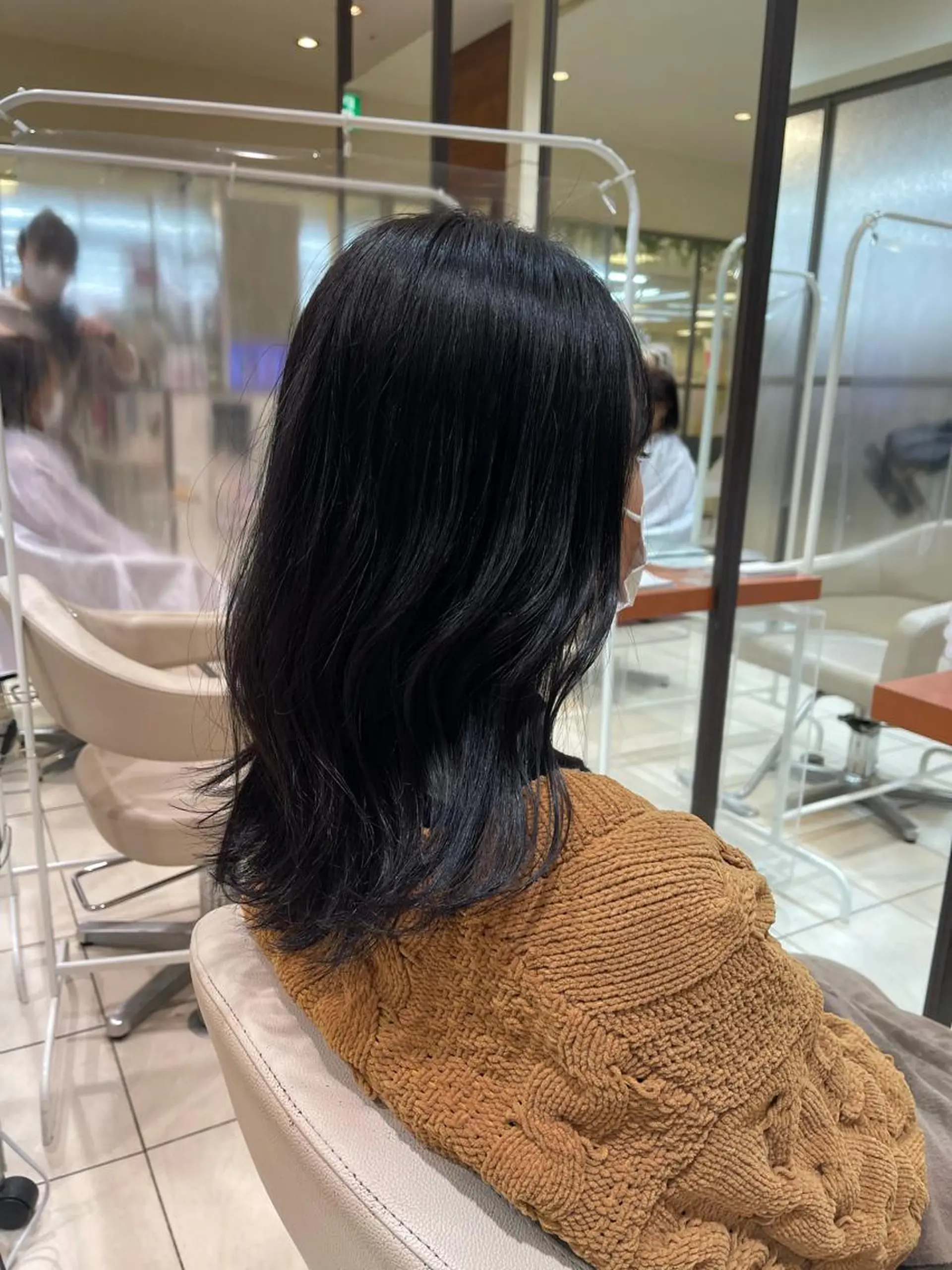 カラー 黒髪 ブルーカラー ブルーブラック カネヒラ リョウスケのヘアスタイル