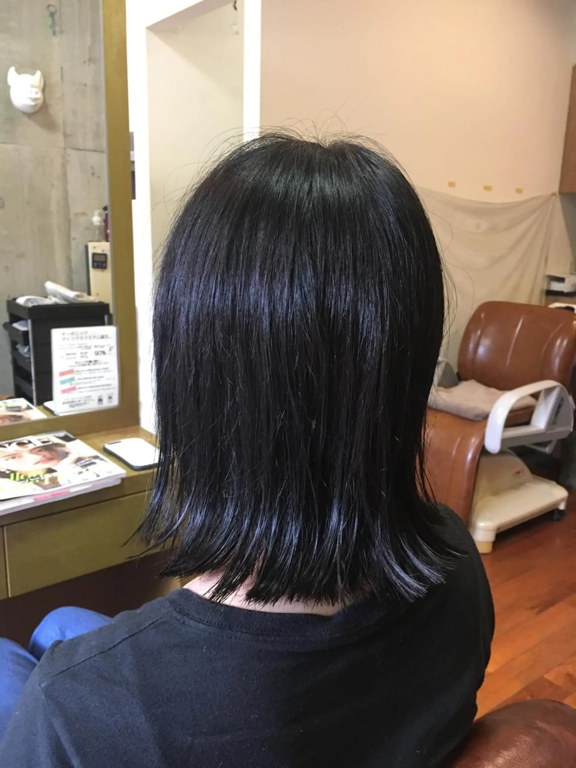 ミディアム カラー ブルーカラー カット ヘアカラー トリートメント ツイスパ・波巻き 🩵片平和香奈のヘアスタイル