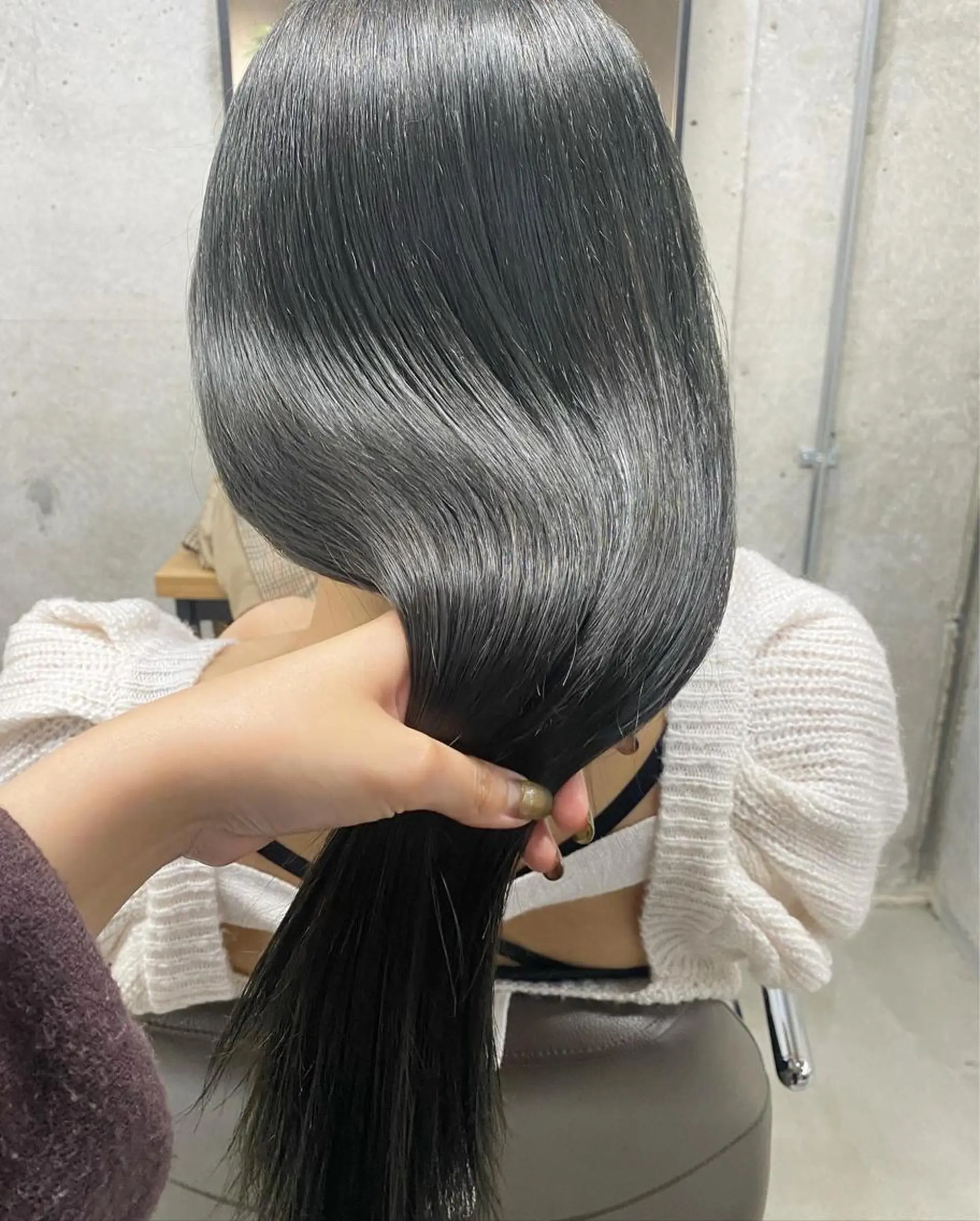 セミロング カラー GiseL アンリのヘアスタイル