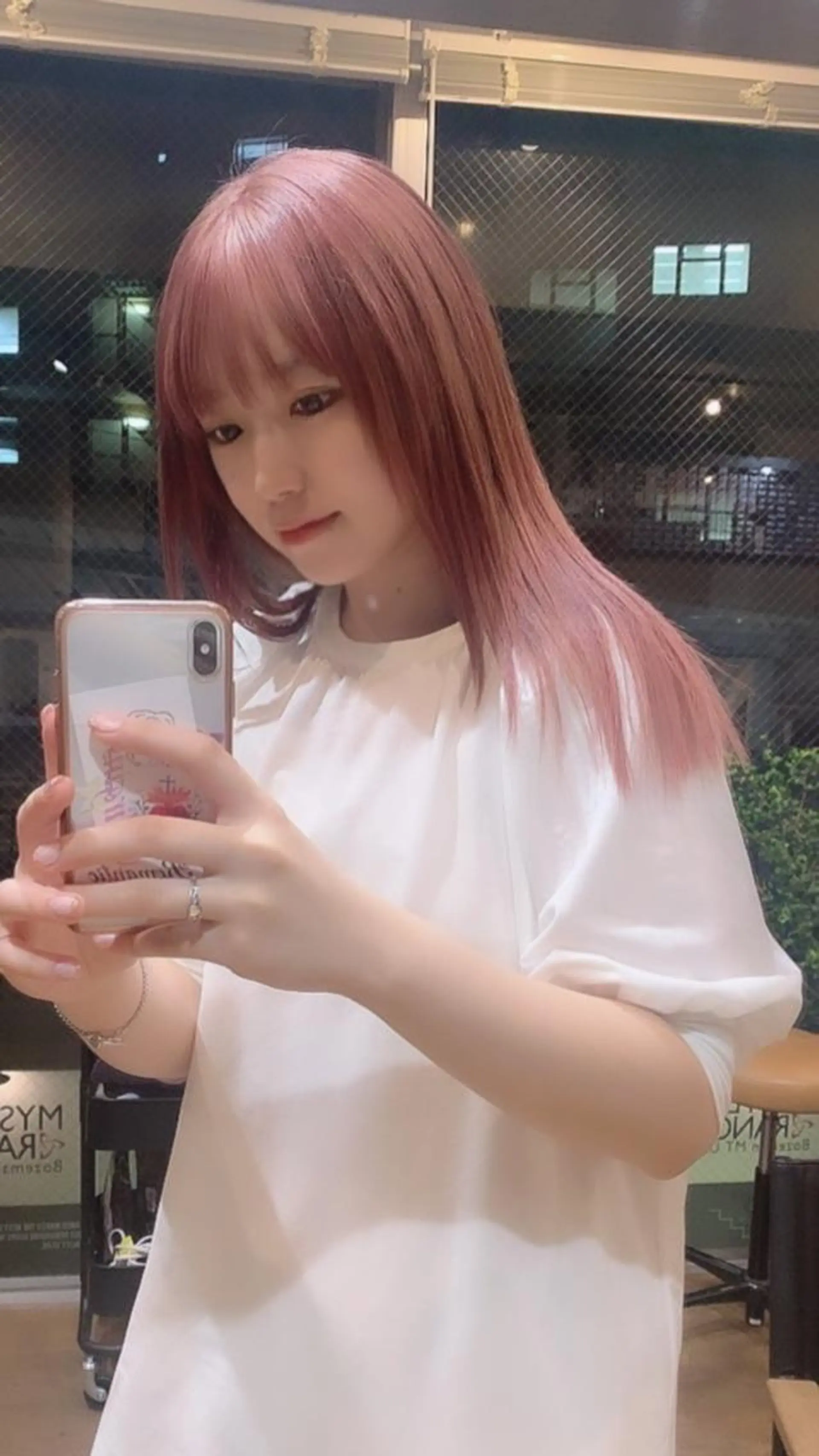 セミロング カラー ヘアアレンジ ブリーチ 透明感カラー ハイライトカラー ハイトーンカラー ピンクカラー ヘアカラー トリートメント ヘアセット ✨ハイクオリティ✨ 山本香也のヘアスタイル