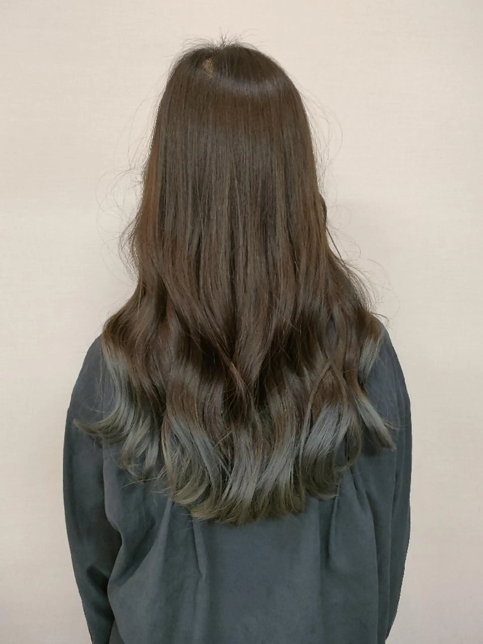 ロング コウスケ rebornのヘアスタイル