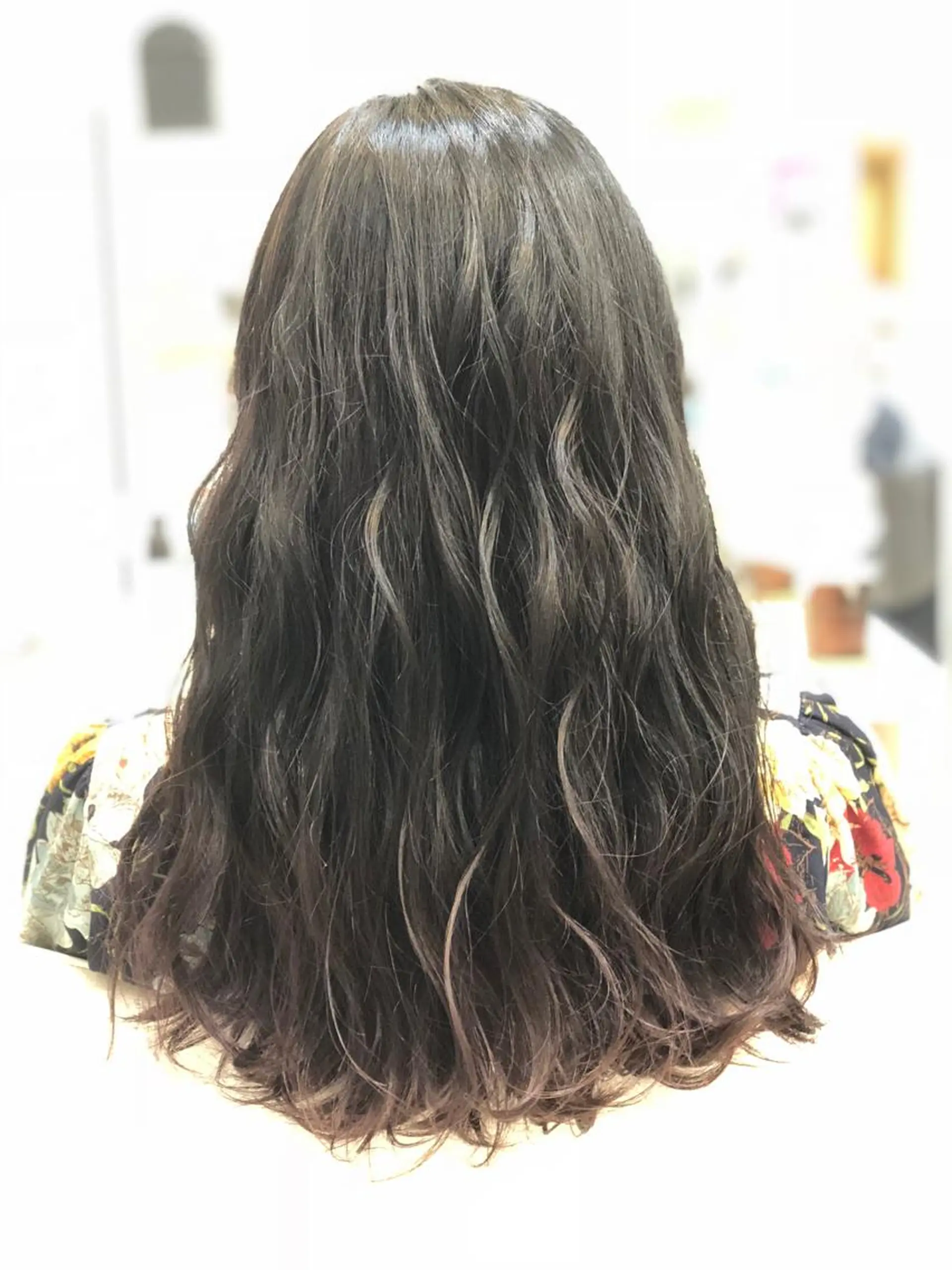 ロング 髪質改善× 白髪ぼかし溝江のヘアスタイル