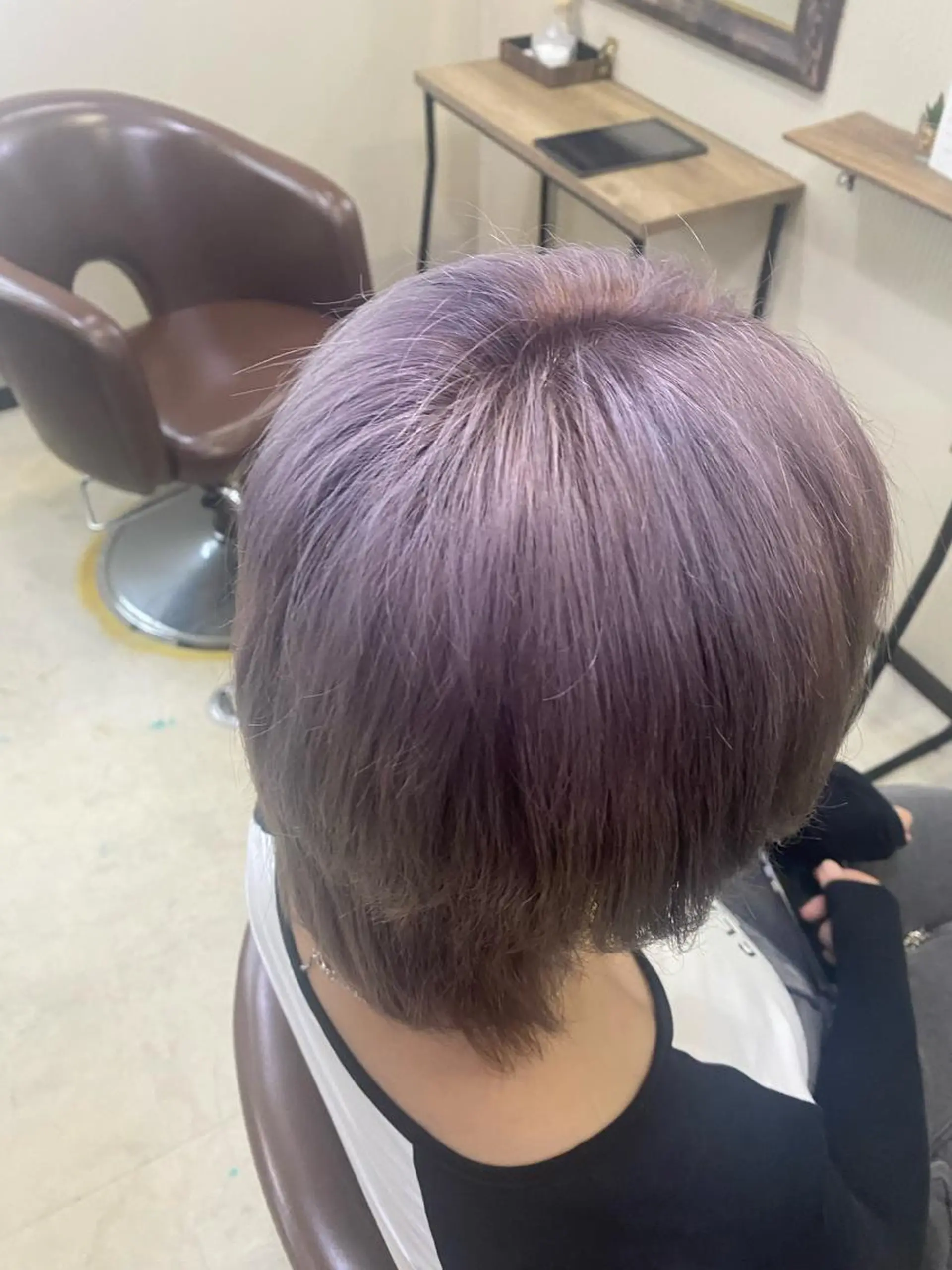 ショート カラー ブリーチ ラベンダーカラー 🩶ハイトーン /レイヤーはちすのヘアスタイル