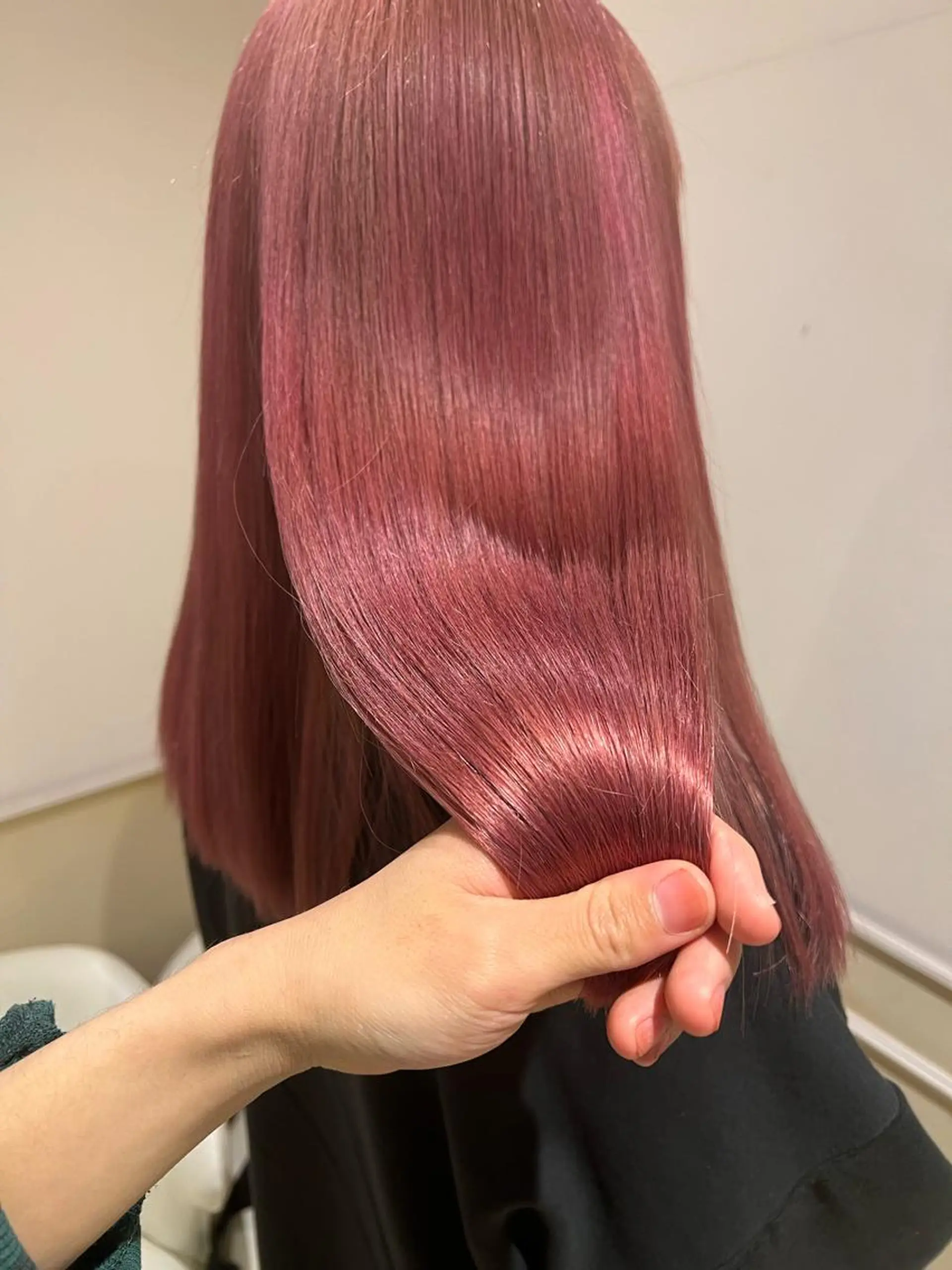 ミディアム カラー レイヤー×髪質改善 マネージャー安藤光司のヘアスタイル