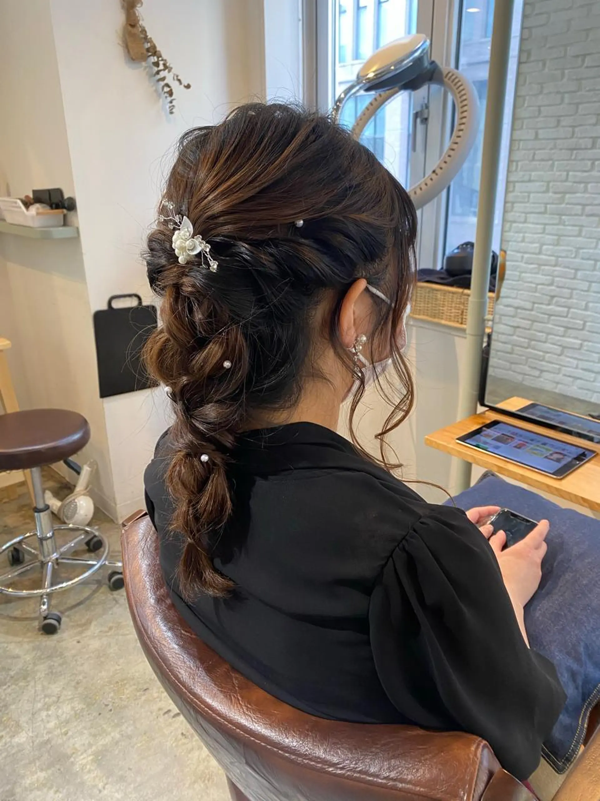 セミロング ヘアアレンジ やまぐち あやみのヘアスタイル