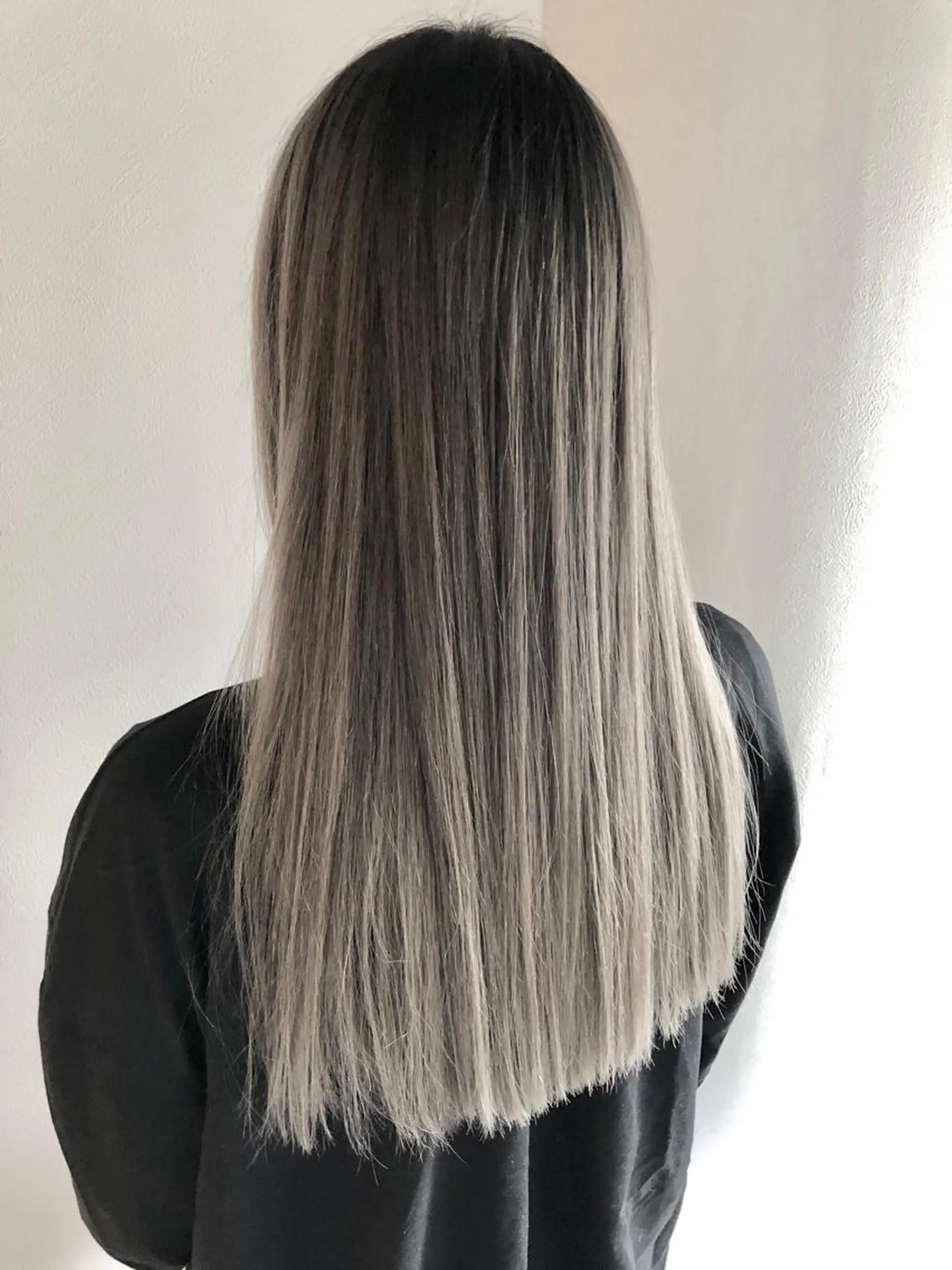 セミロング カラー OFF YUYAのヘアスタイル