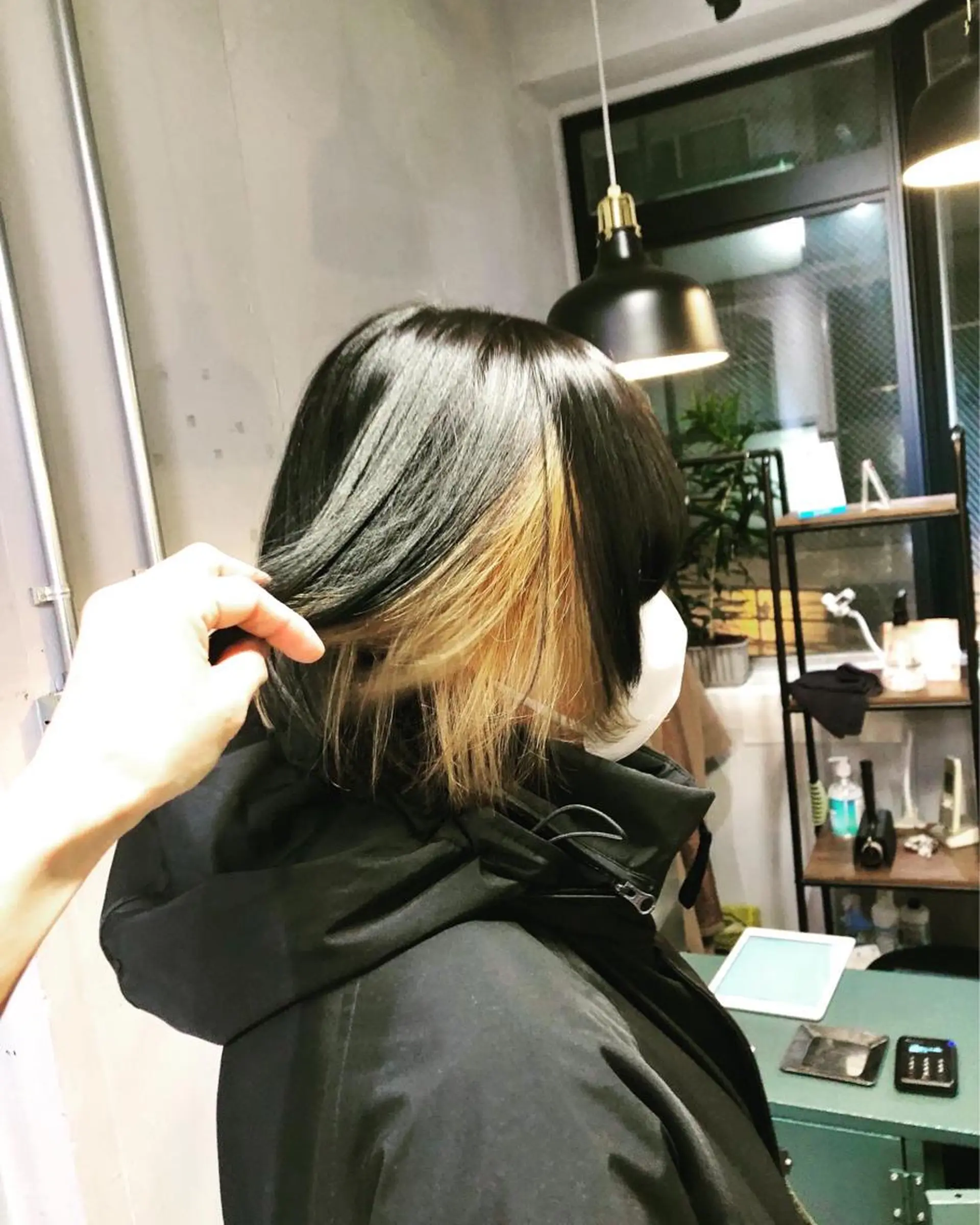 ミディアム カラー 松下 倫子のヘアスタイル