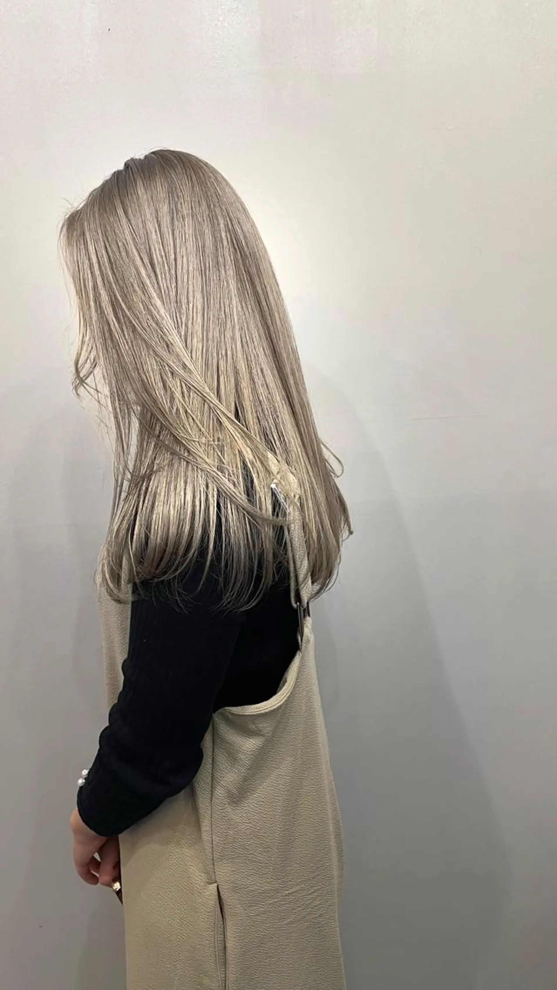 ロング カラー ヘアアレンジ ベージュカラー ブリーチ ホワイトベージュ 💐ナチュラルヘア Kroda💐のヘアスタイル