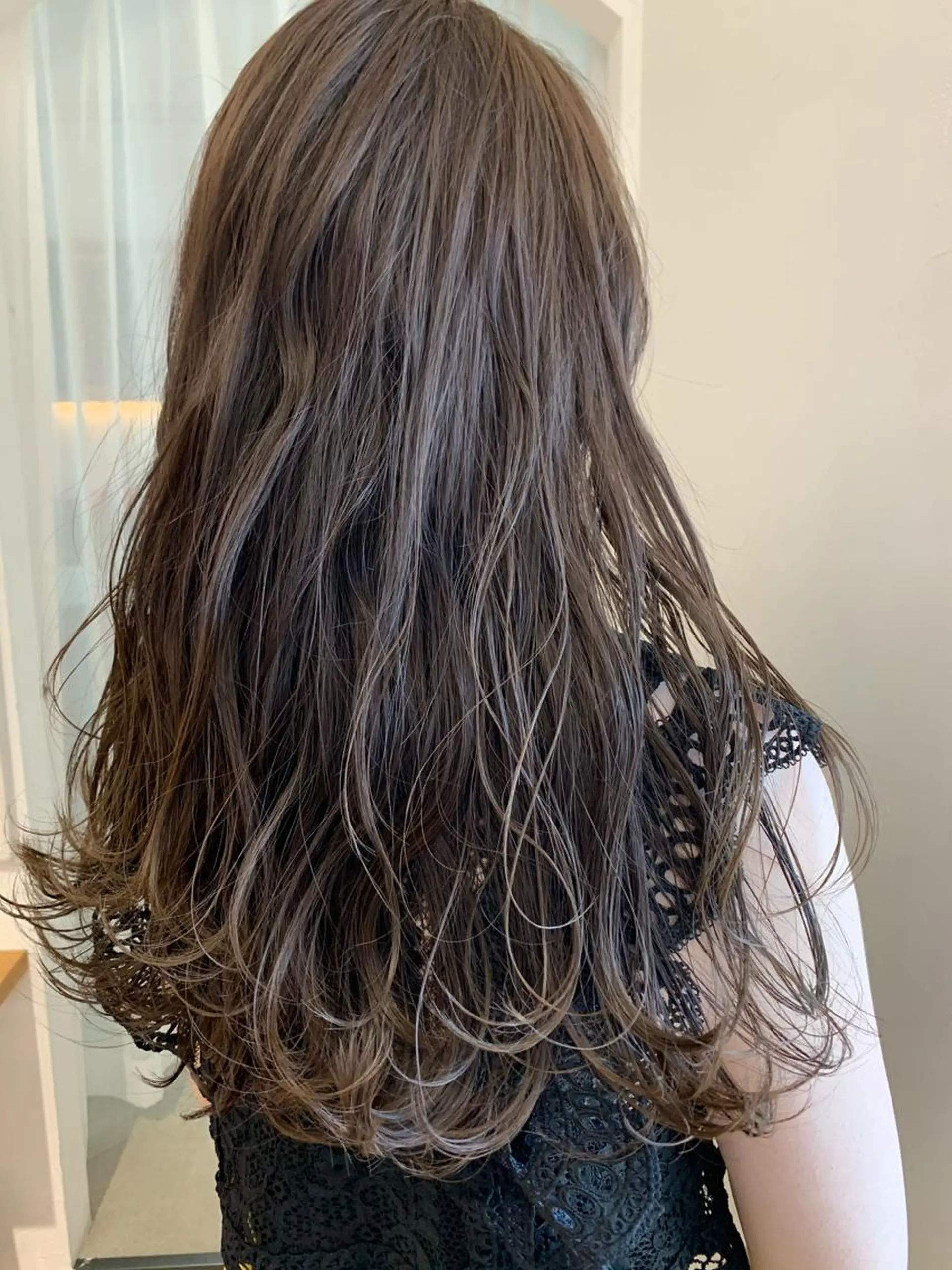 ロング カラー ネイル ヘアカラー トリートメント ハイトーンボブ 前田 表参道　グレージュのヘアスタイル