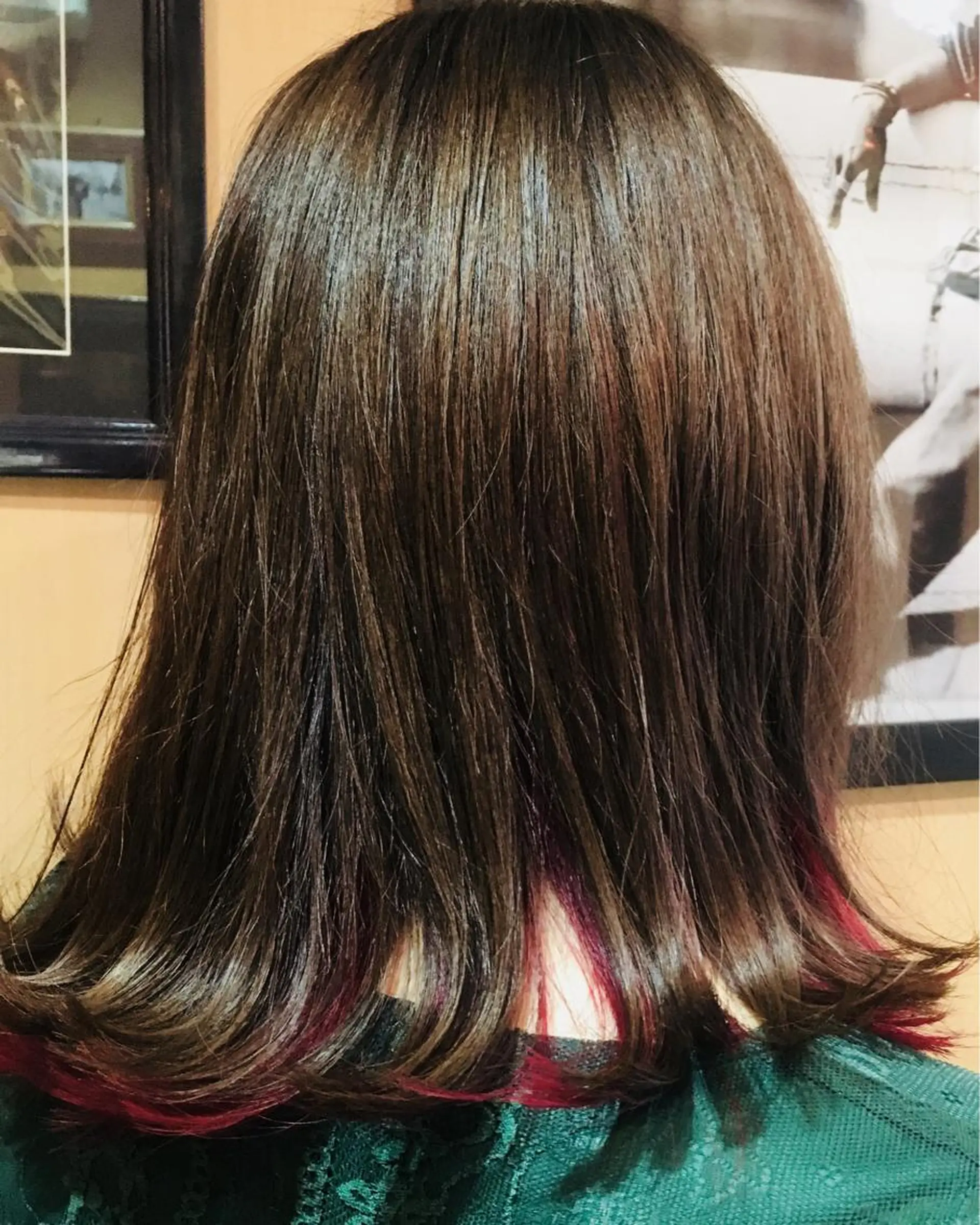 ミディアム カラー ヨシダ アズサのヘアスタイル