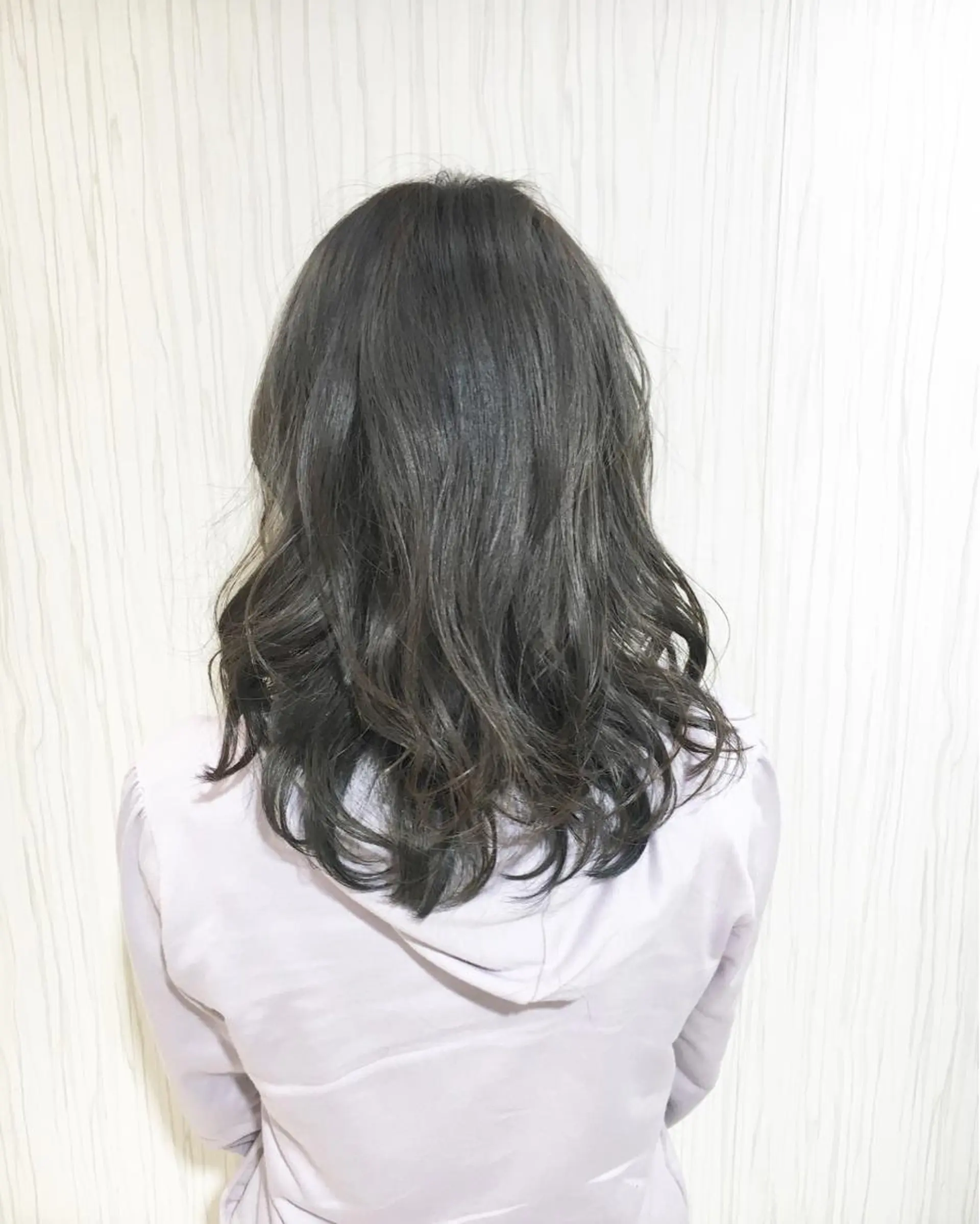 ショート ミディアム セミロング カラー パーマ ヘアアレンジ アッシュ アッシュグレー ✨艶髪✨透明感✨ 山内大樹のヘアスタイル