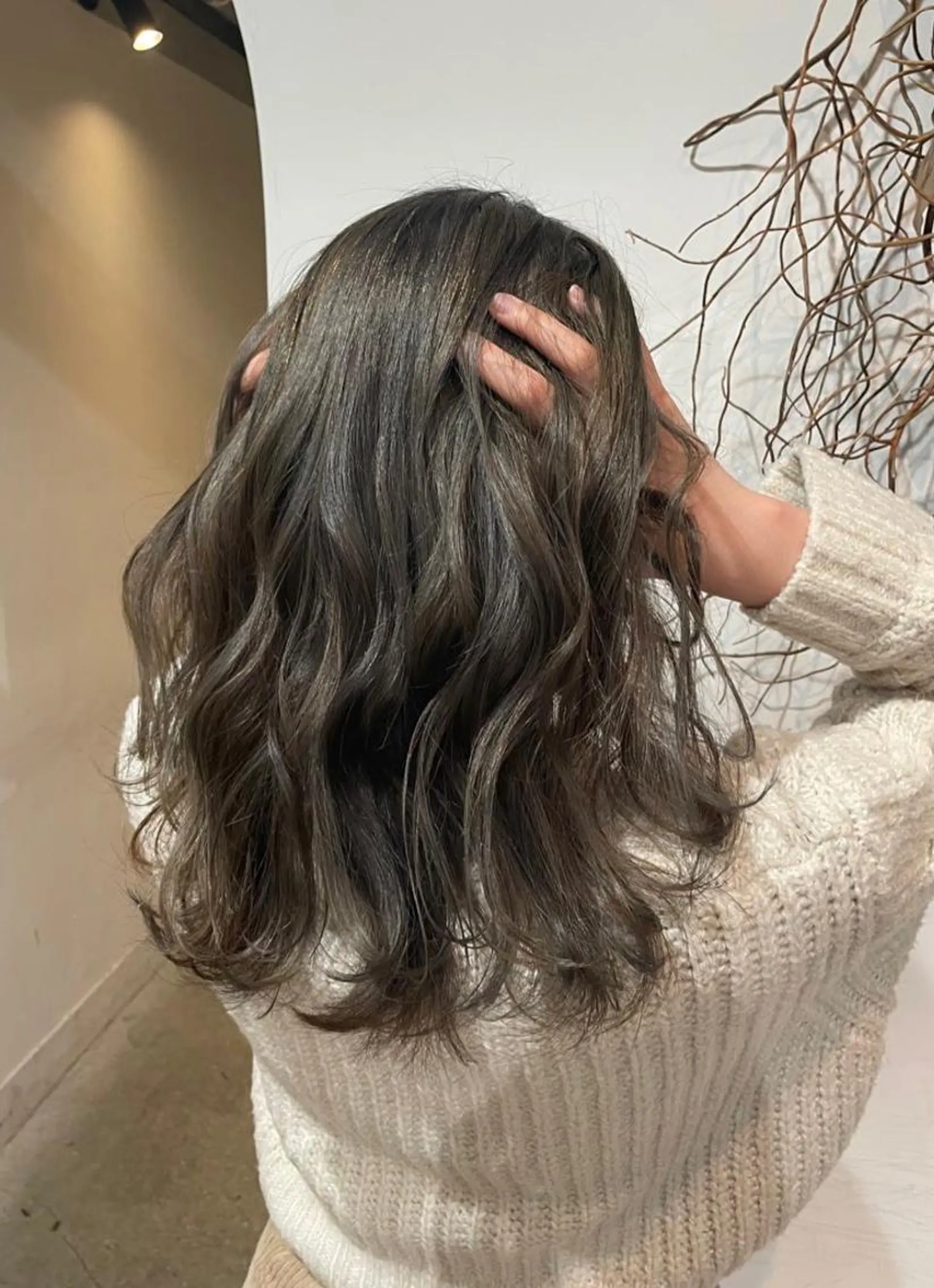 ロング カラー 寺本 奈央のヘアスタイル