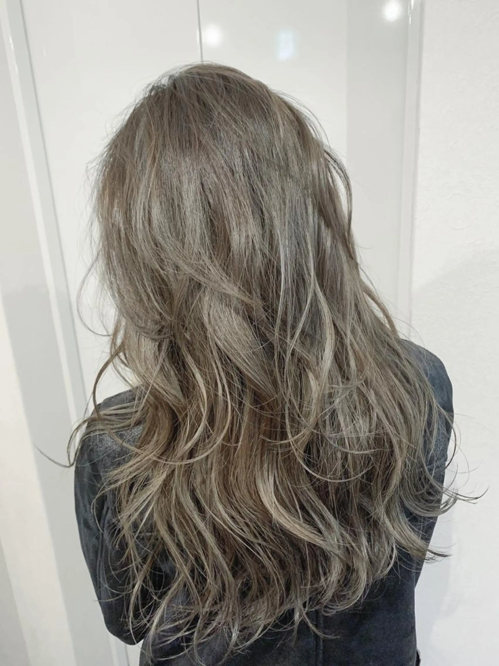 ロング ハイライト クスカワ ノリエのヘアスタイル