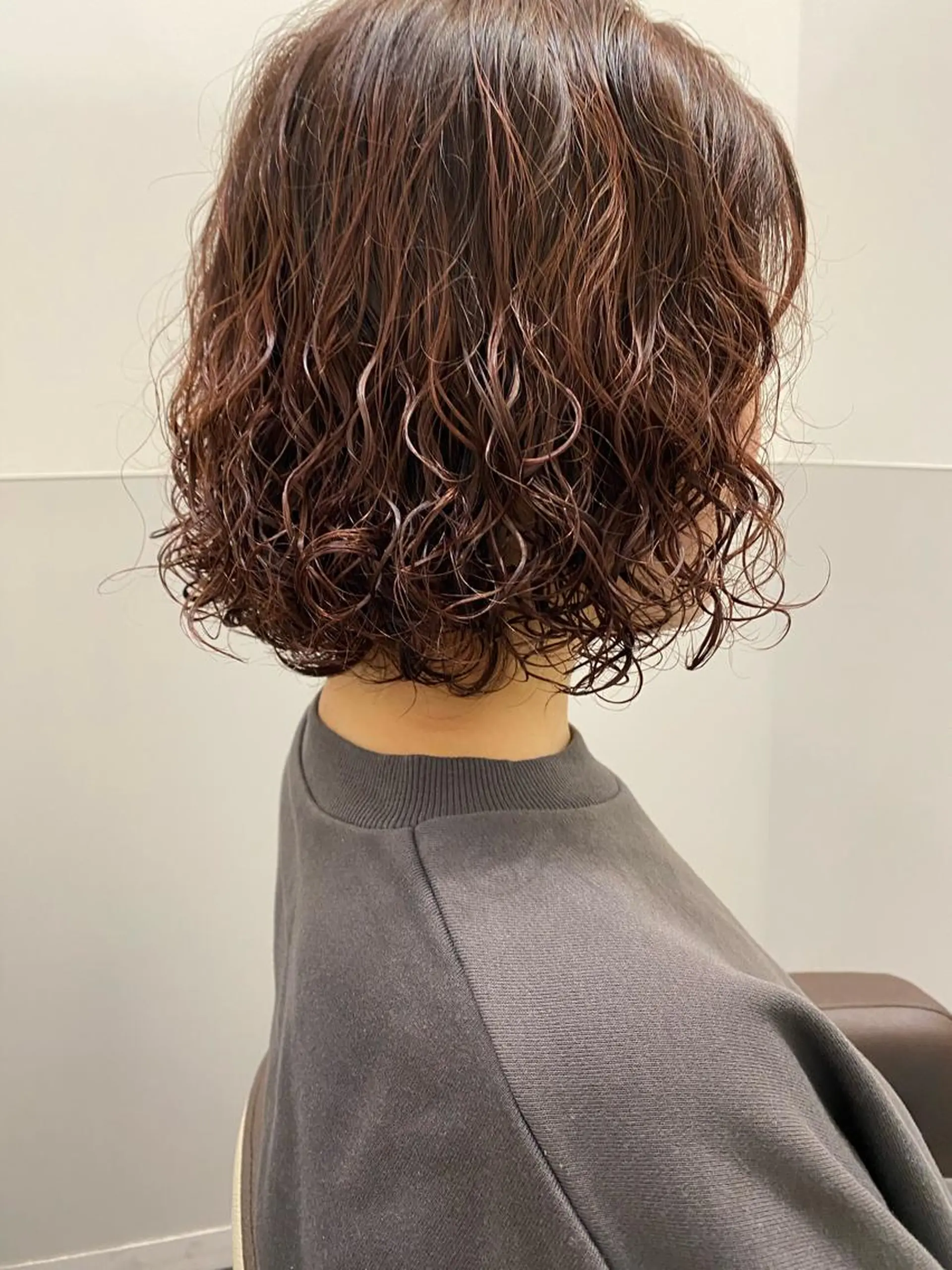 ミディアム カラー パーマ パーマ、髪質改善 菊地美月のヘアスタイル