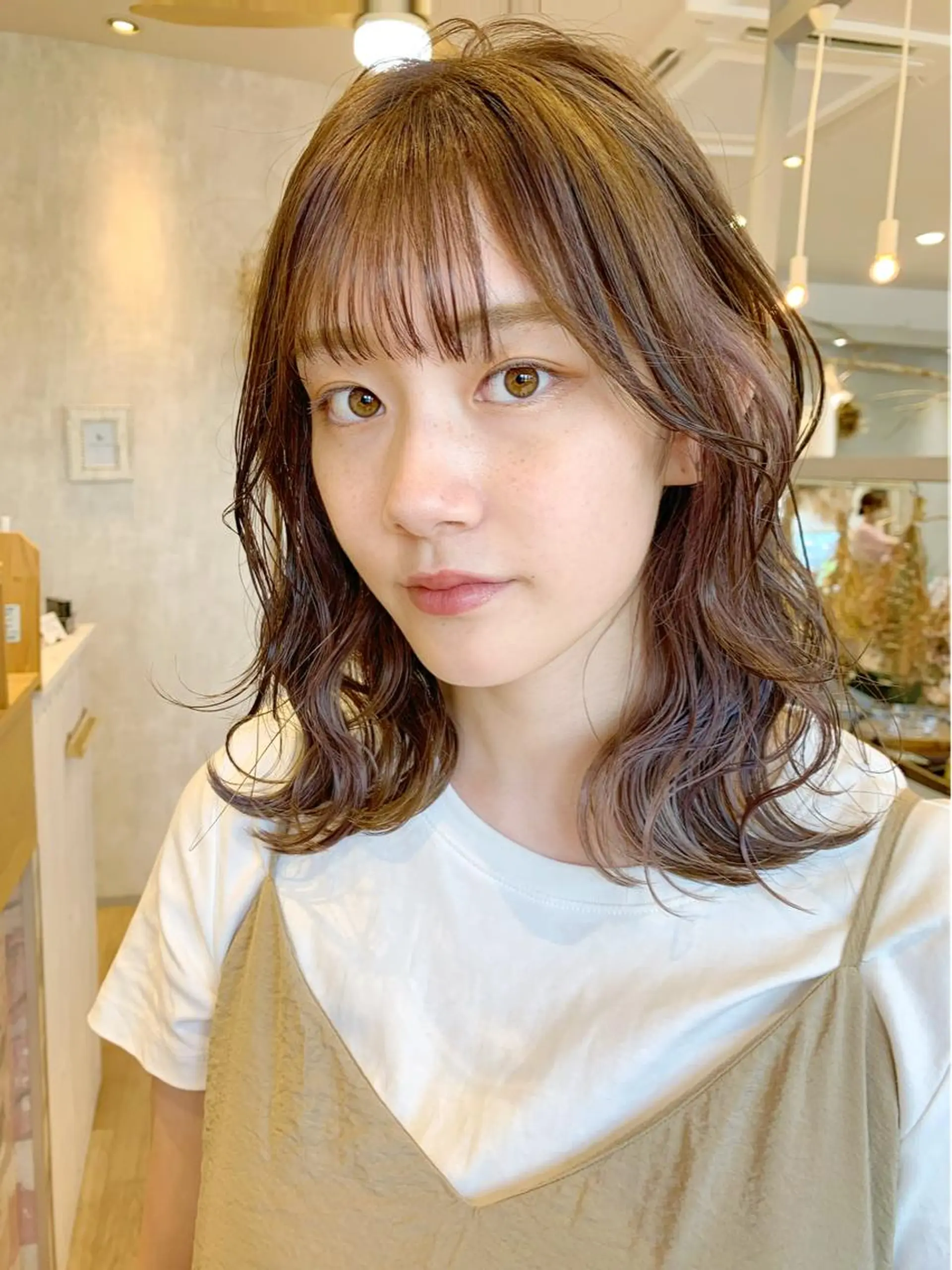 ミディアム カラー 吉原 由菜のヘアスタイル