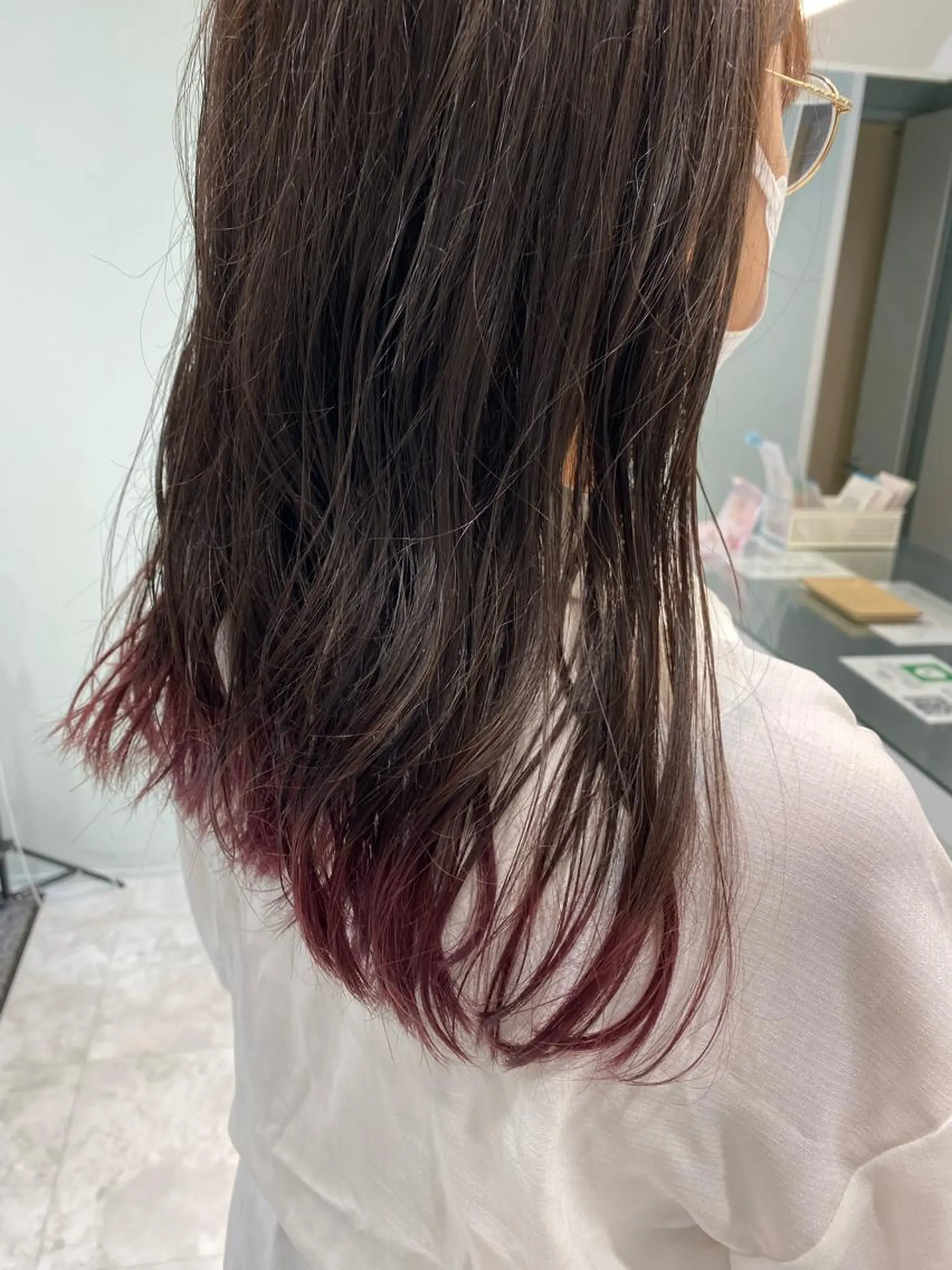 セミロング カラー 中川 茜里のヘアスタイル