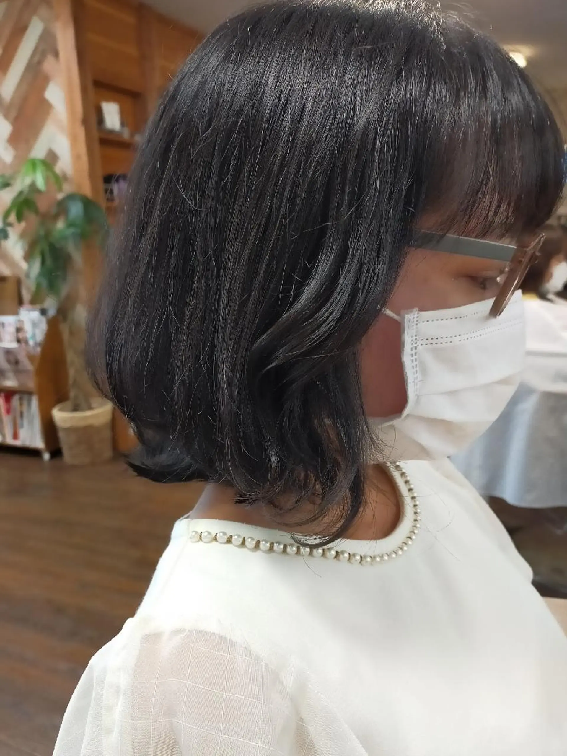 ミディアム ボブ くびれヘア hair×cafe KUMA所属・ﾍｱ×ｶﾌｪKUMA KOSMOのヘアスタイル