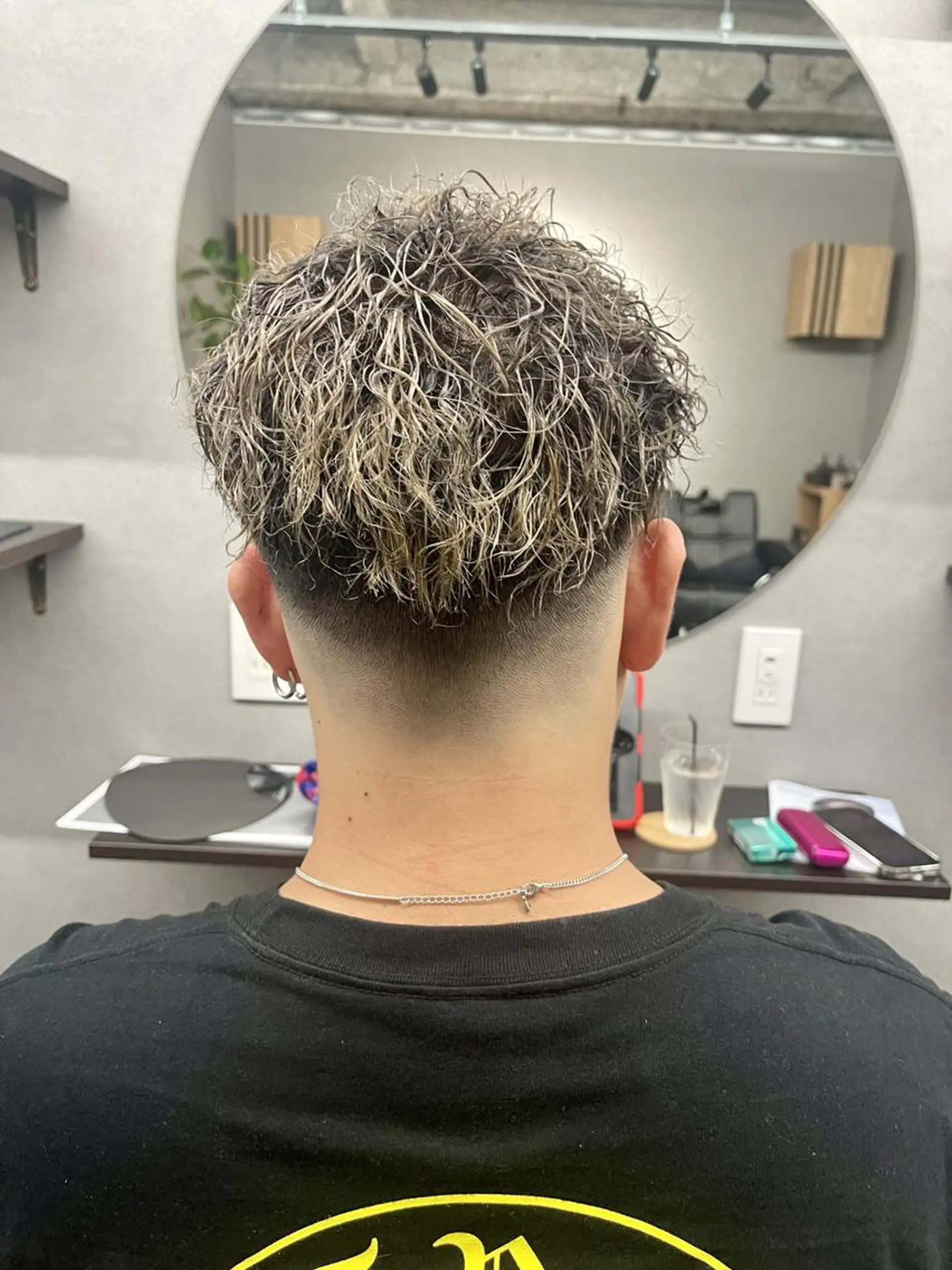 ショート メンズ カラー パーマ フェードカット スキンフェード カット ♦️お任せ美容師♦️ ★ヤマフジ★のヘアスタイル