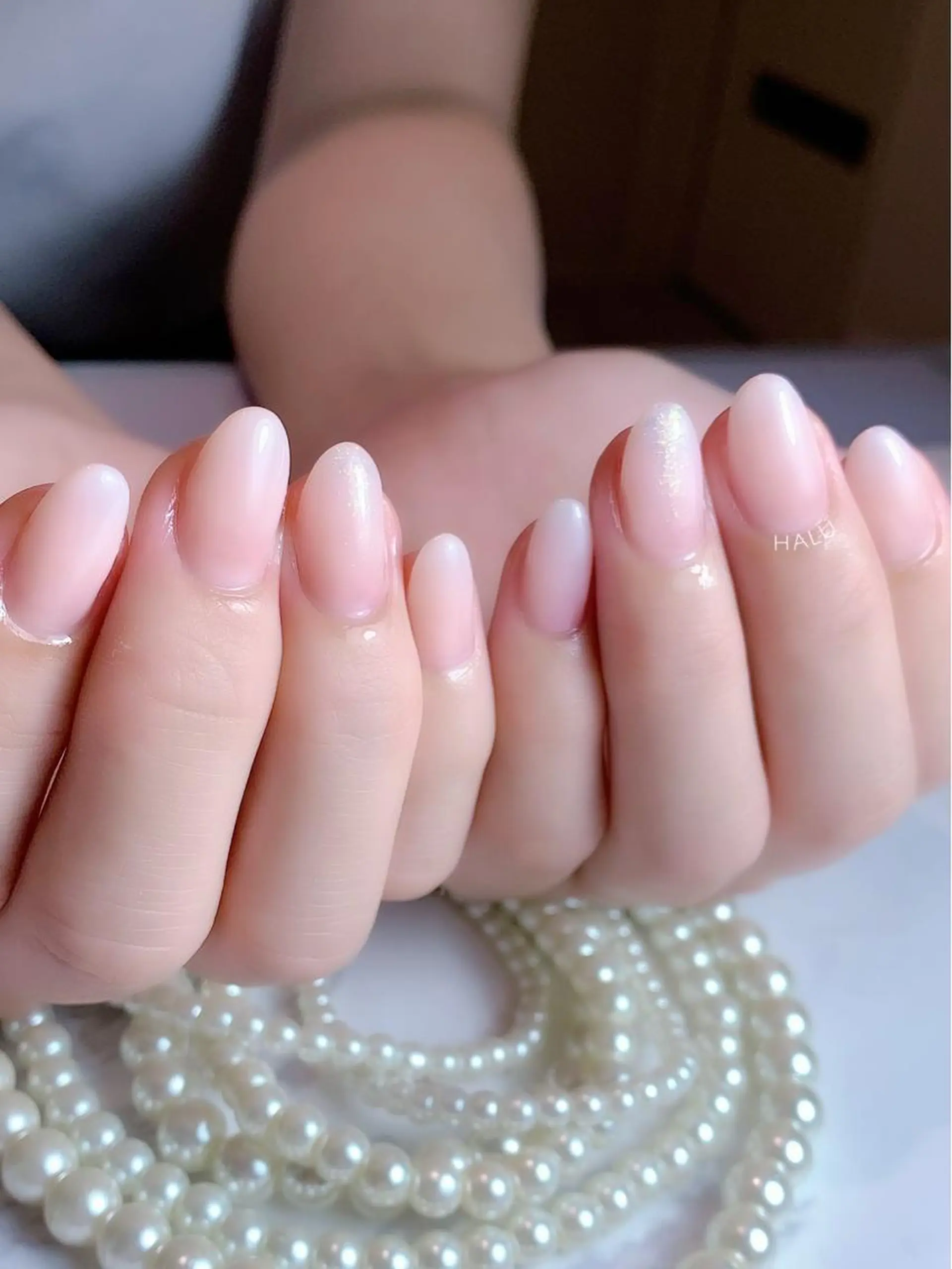 ネイル グラデーション ホワイト HALU ハルのネイルデザイン