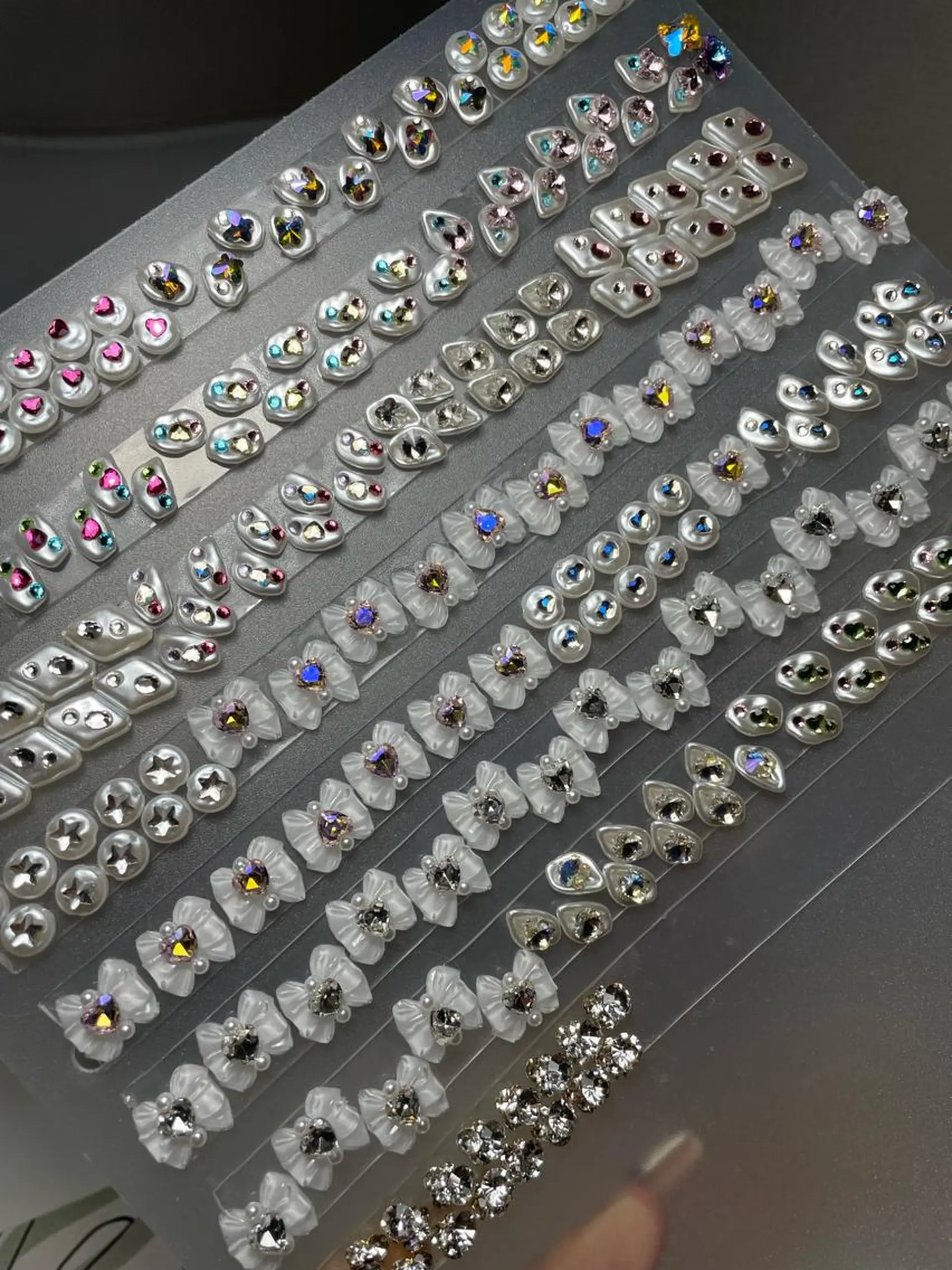 ネイル ストーンネイル M🌷nail 長さだし専門店のネイルデザイン