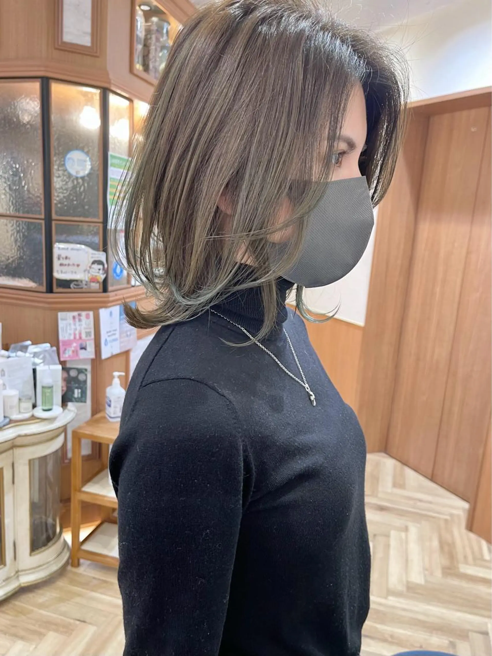 ミディアム レイヤーカット ヘアカラー トリートメント ヘアセット Londideal 高橋ヒロシのヘアスタイル