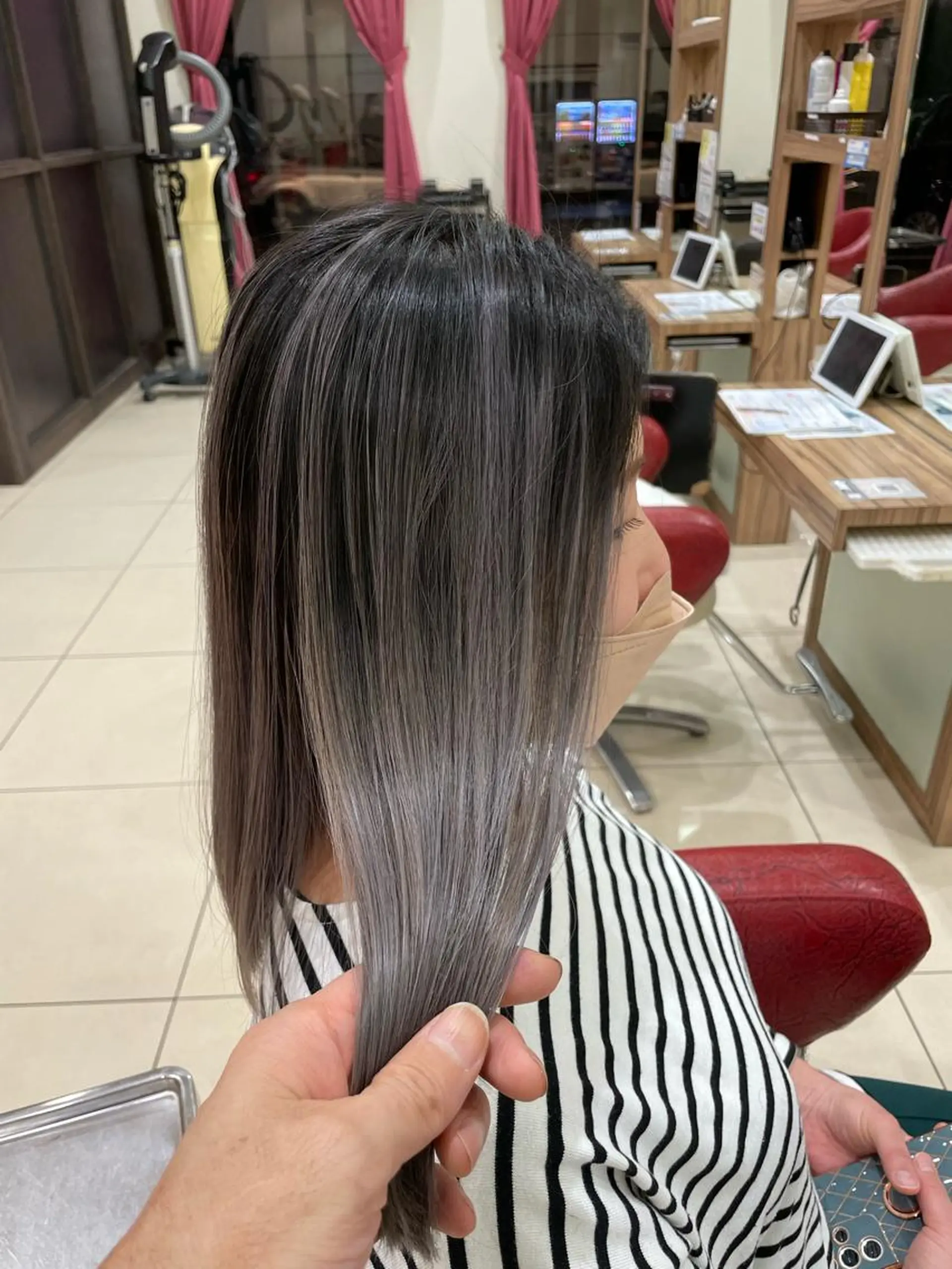 セミロング カラー ブリーチ Coup   滝田 聡のヘアスタイル