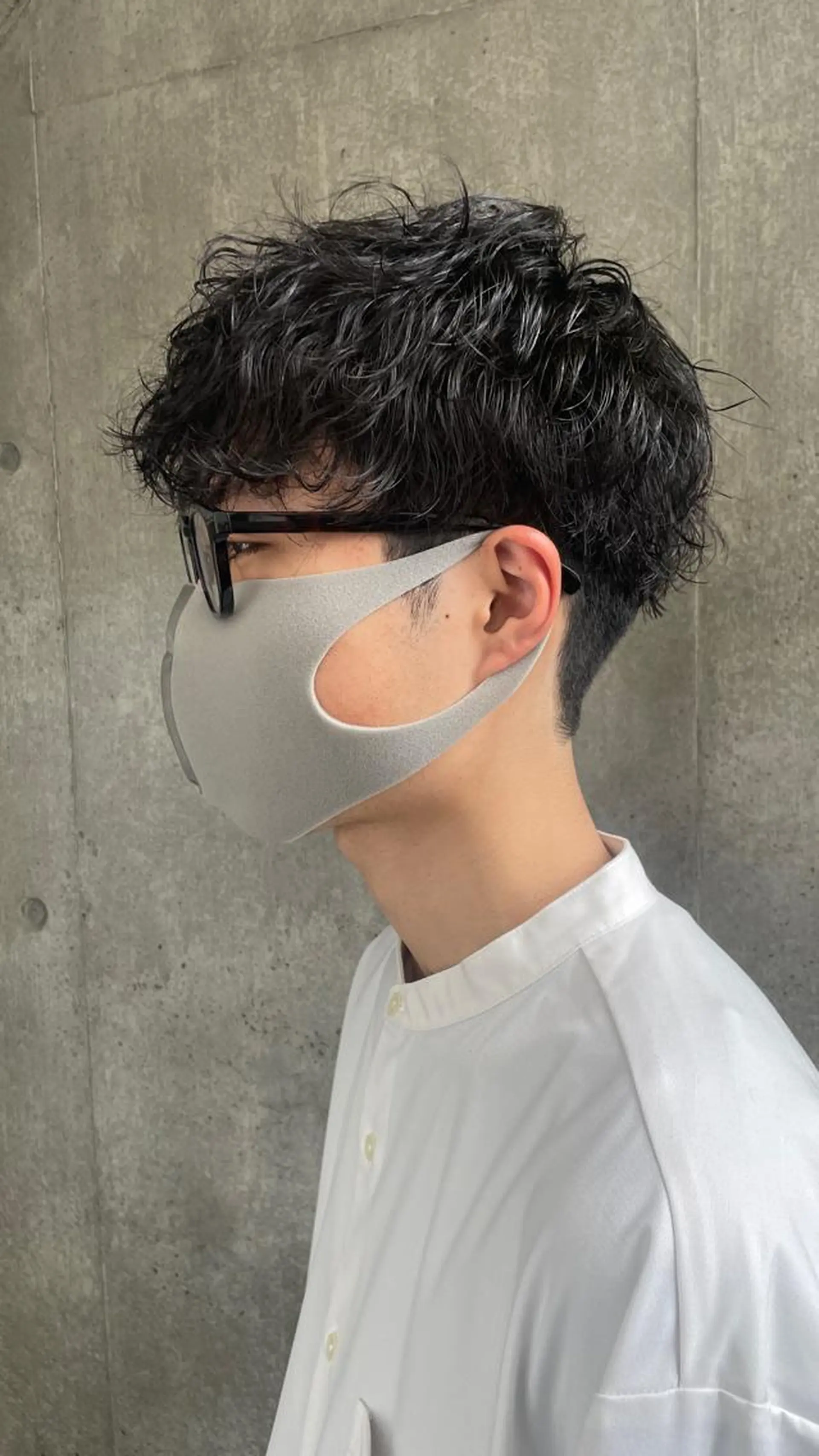 パーマ メンズ センターパート カルマパーマ メンズ韓国風 メンズパーマ メンズショート もりたみかこ 美容師お休み中のヘアスタイル