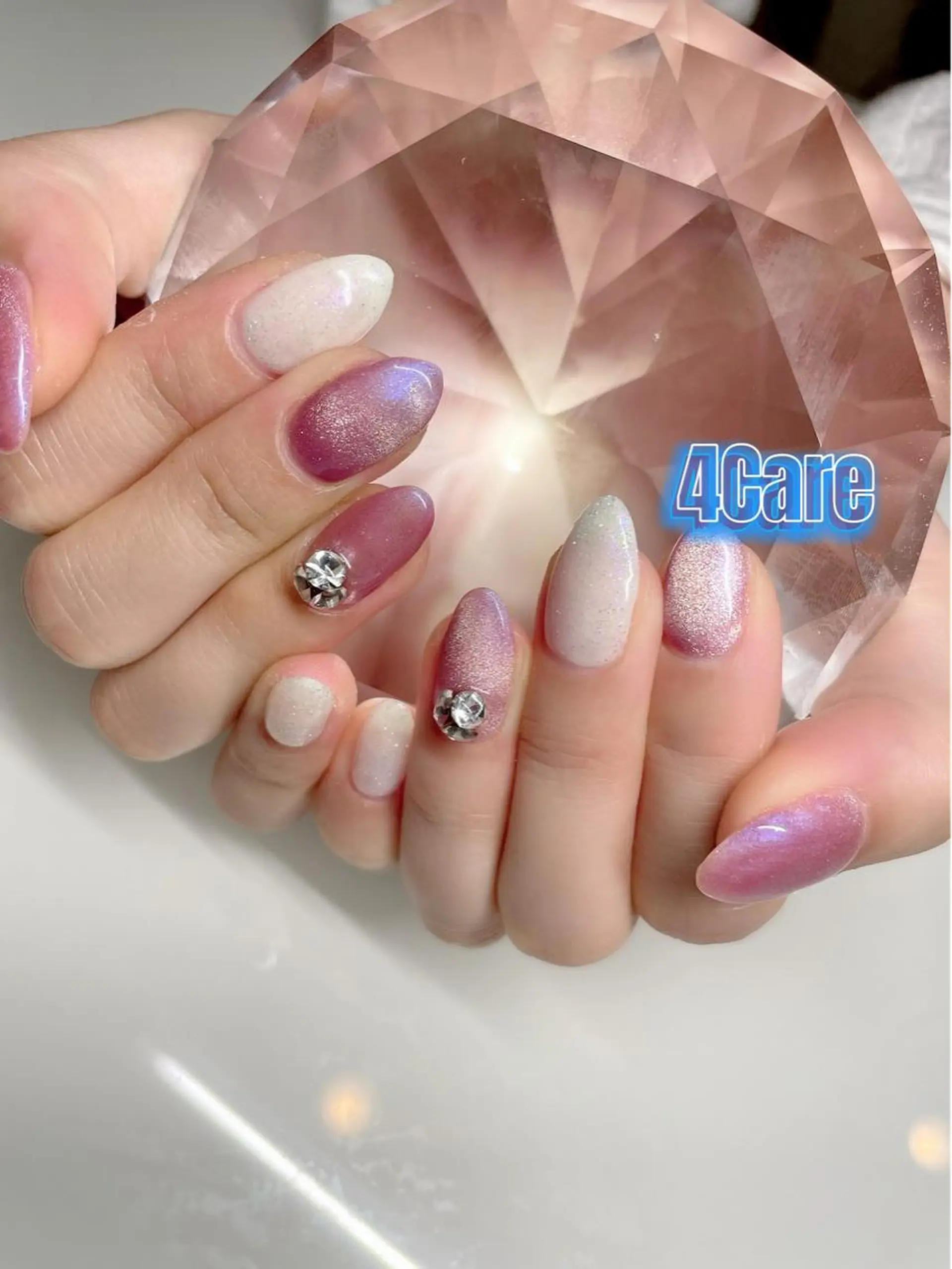 ネイル ハンドネイル 4Care Yのネイルデザイン