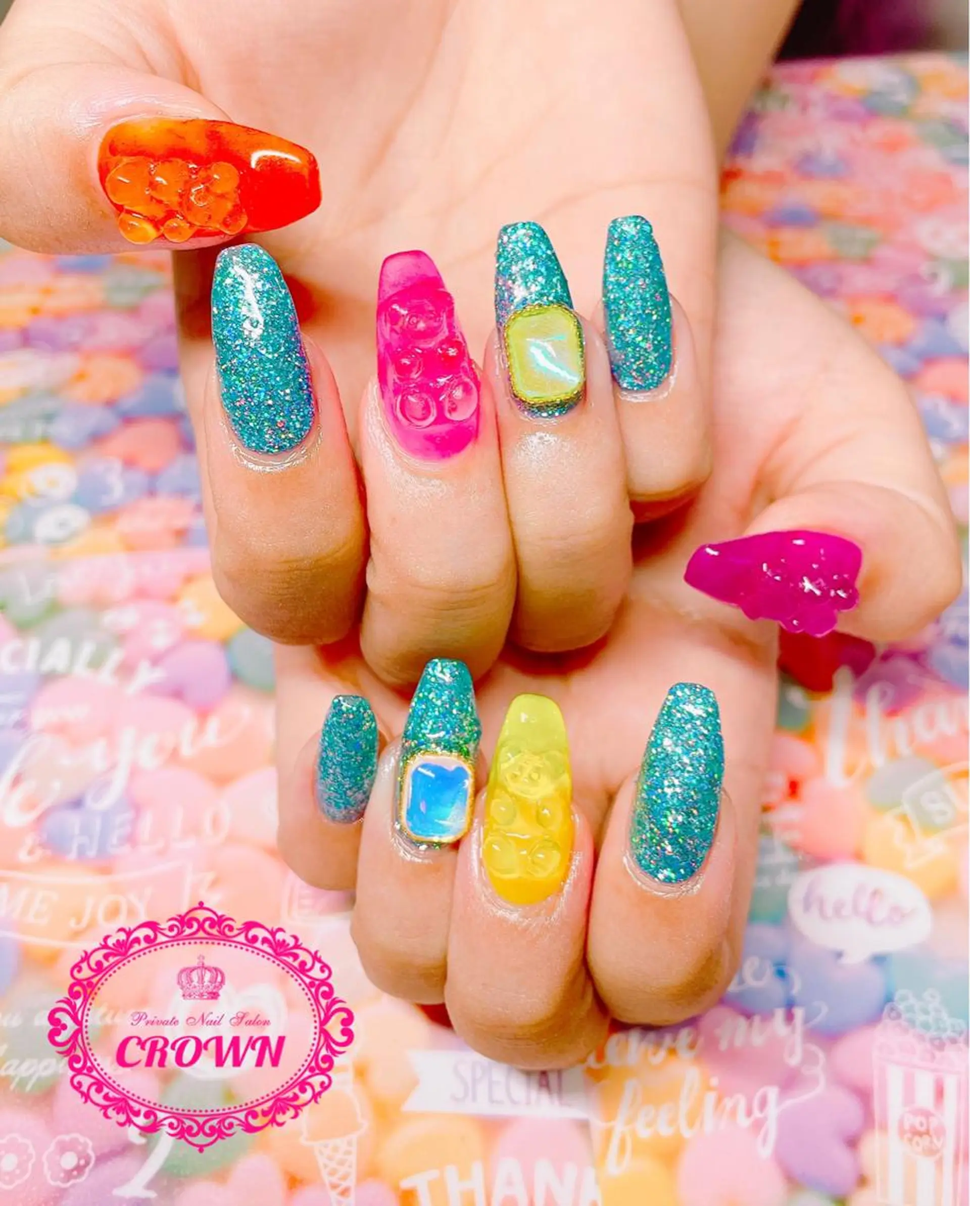 ネイル ハンドネイル CROWN プライベートサロンのネイルデザイン
