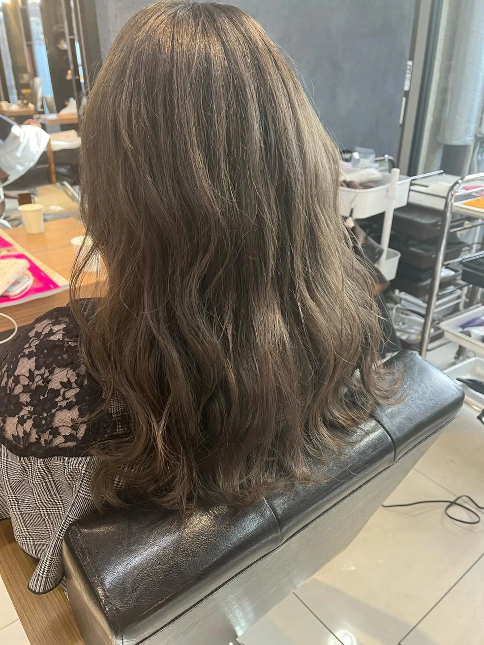 セミロング カラー メンズ マツエク・マツパ アイブロウ ヘアカラー トリートメント 透明感カラー🤎 ゆりのヘアスタイル
