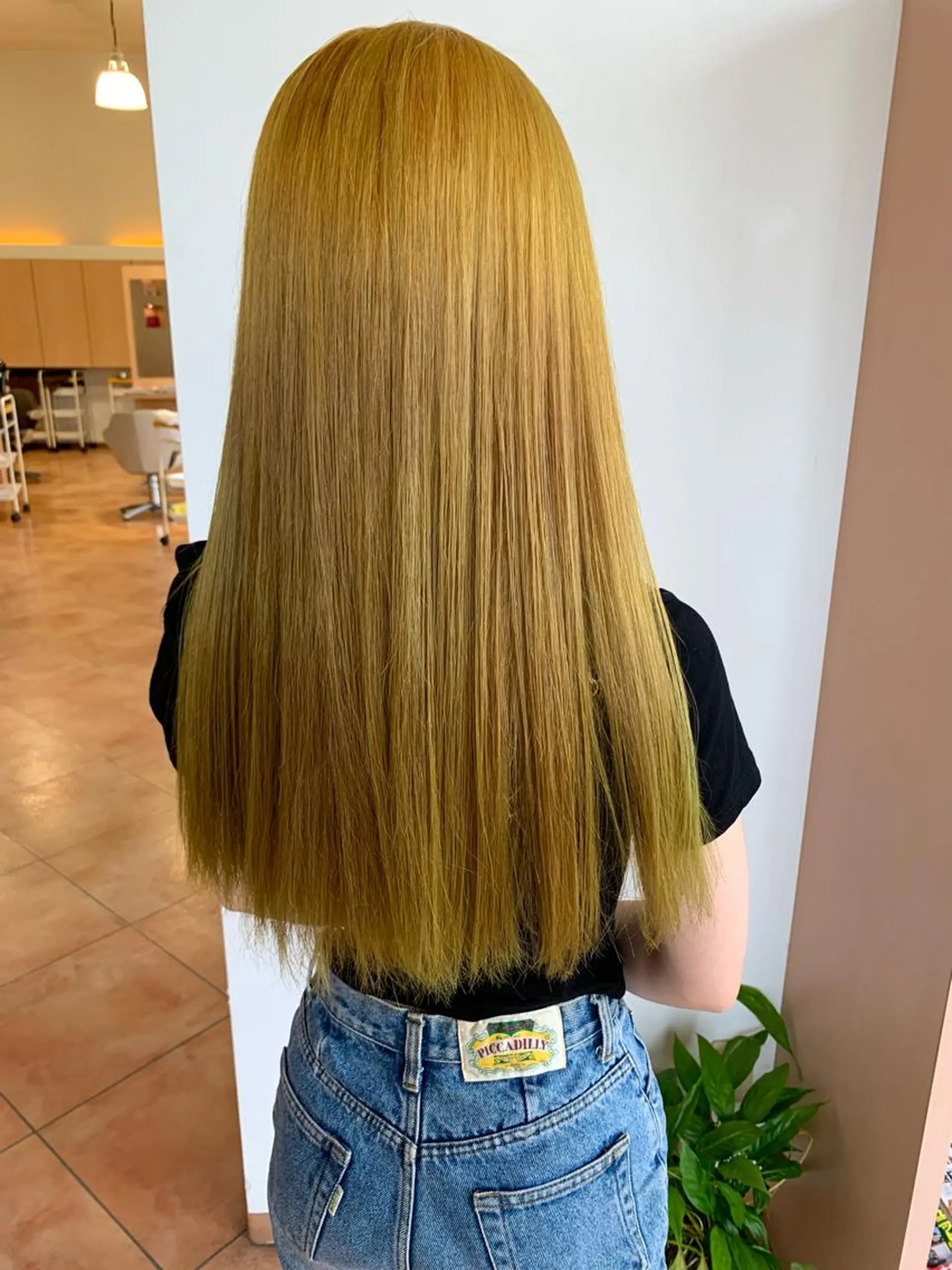 ロング カラー イエローカラー ヘアカラー karen ☺︎のヘアスタイル