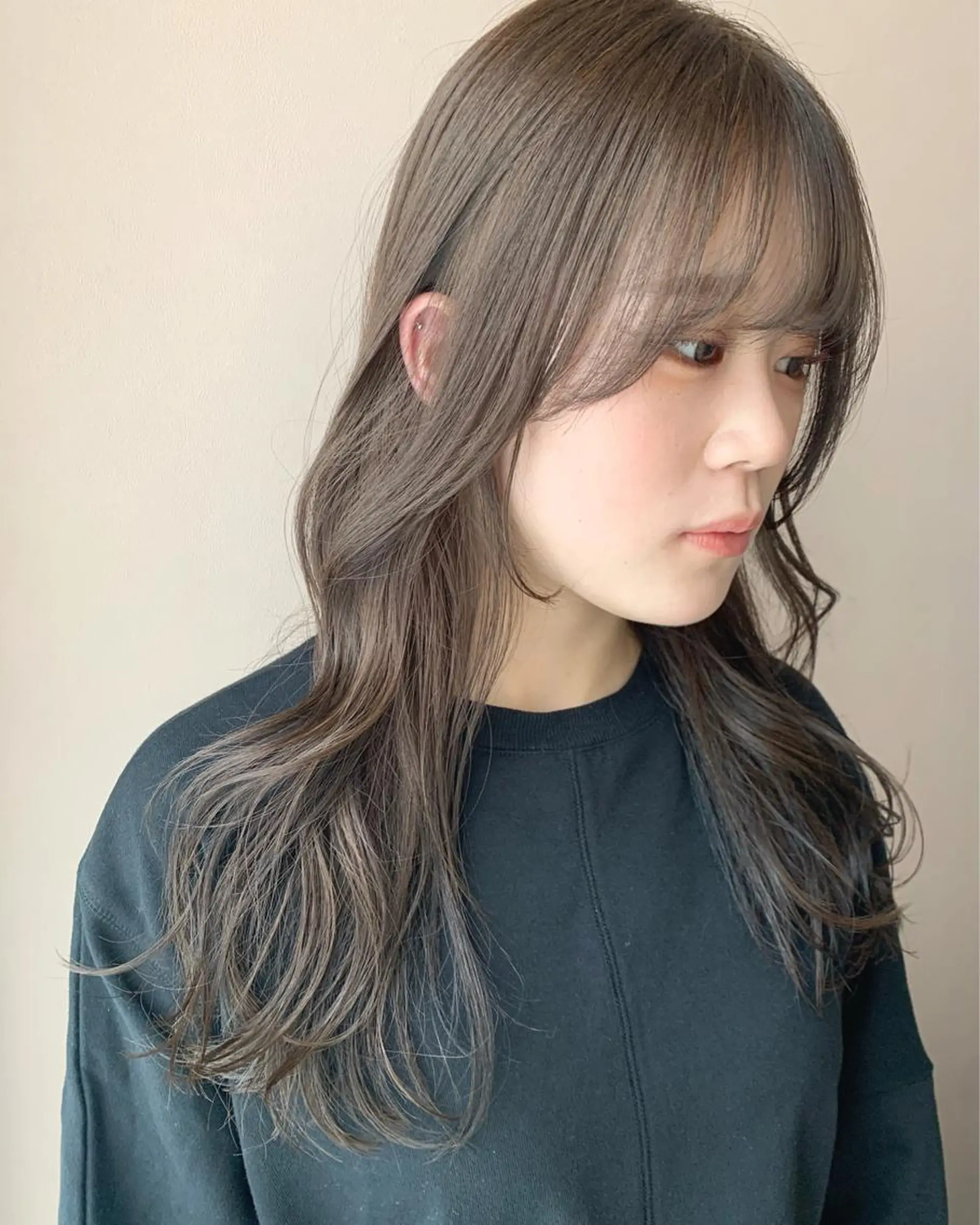 ロング カラー ベージュカラー ブリーチ ミルクティーベージュ カット ヘアカラー トリートメント hub hair レイヤー/透明感のヘアスタイル