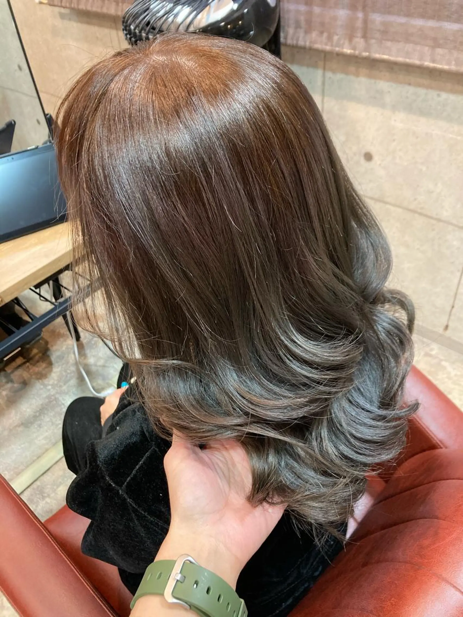 ミディアム カラー アッシュ 透明感カラー ピンクカラー ピンクアッシュ カット ヘアカラー トリートメント ERIKO Tのヘアスタイル