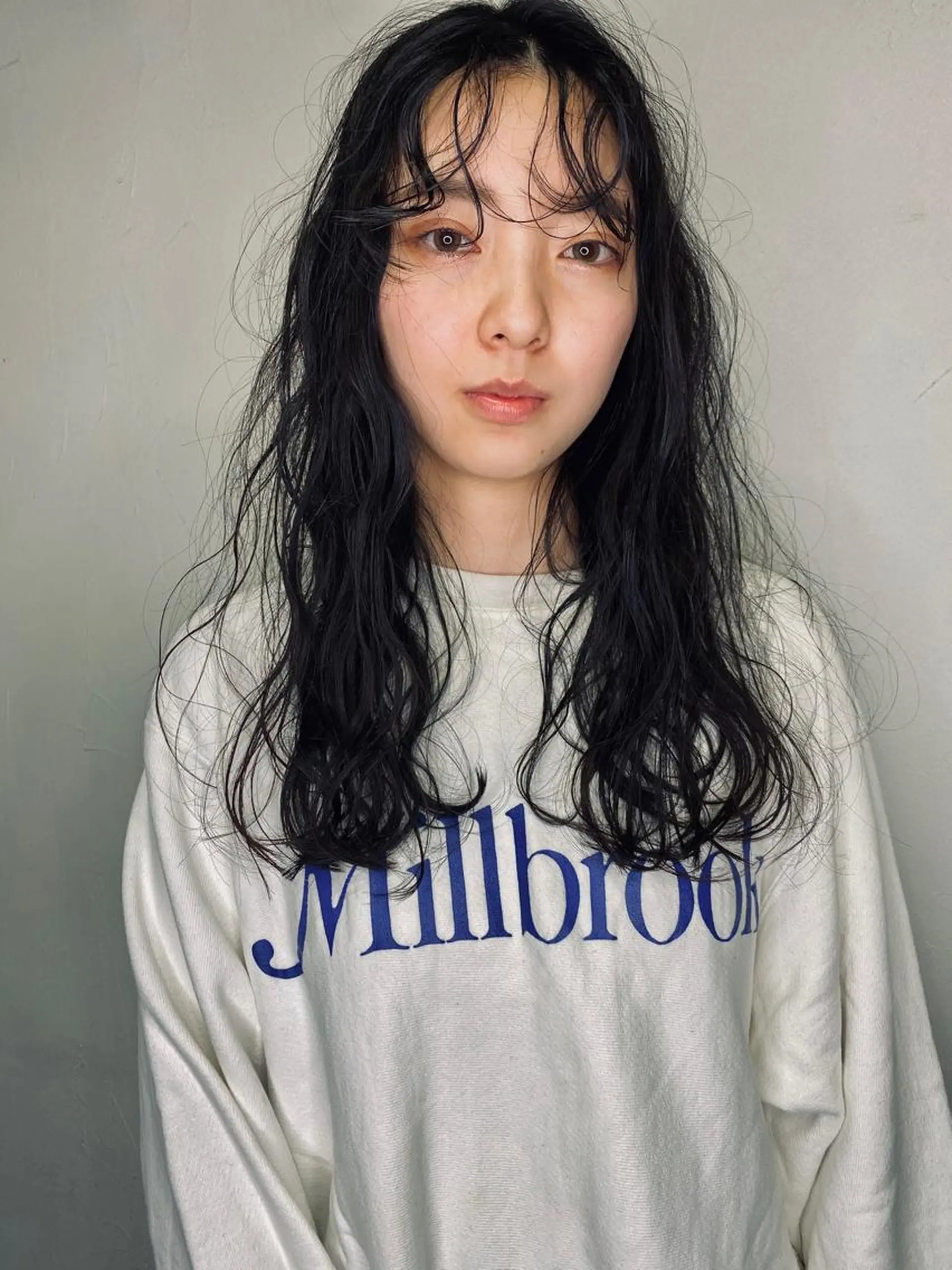 ロング パーマ 宮腰 瑠果のヘアスタイル