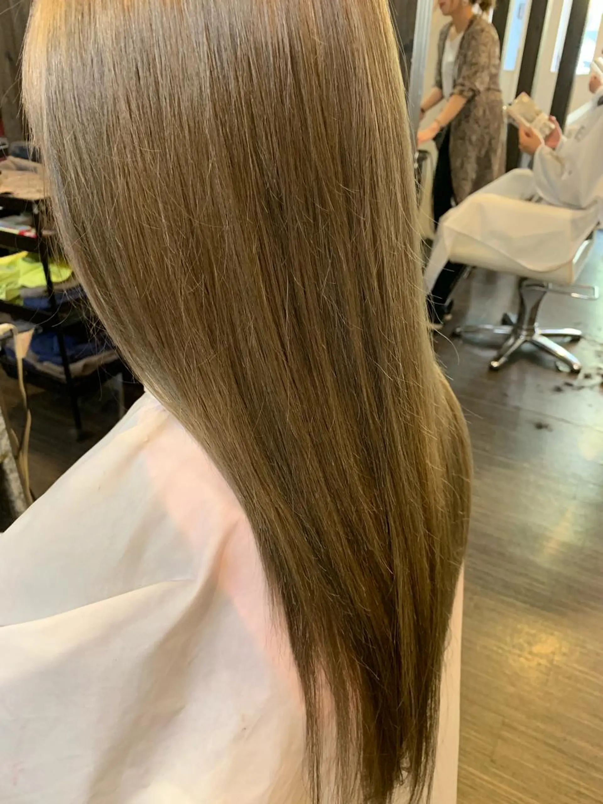 ロング カラー 中本 愛理のヘアスタイル