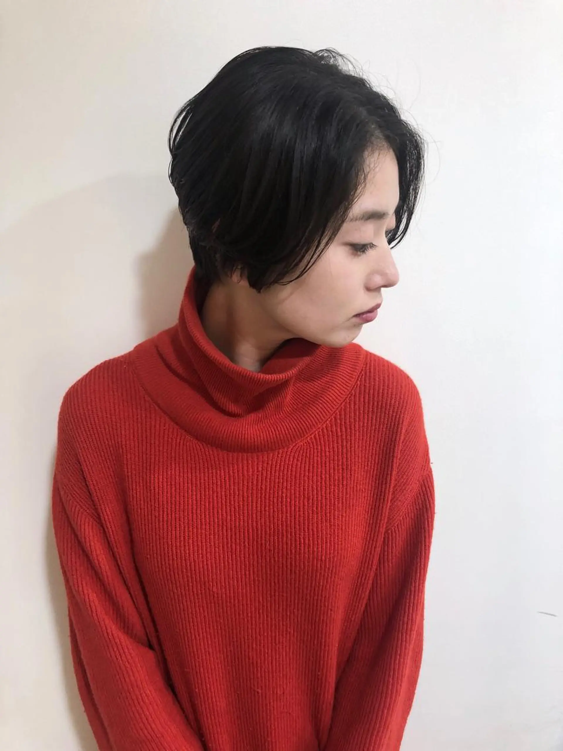 ショート MIOベージュカラー 柔らかいカラーのヘアスタイル