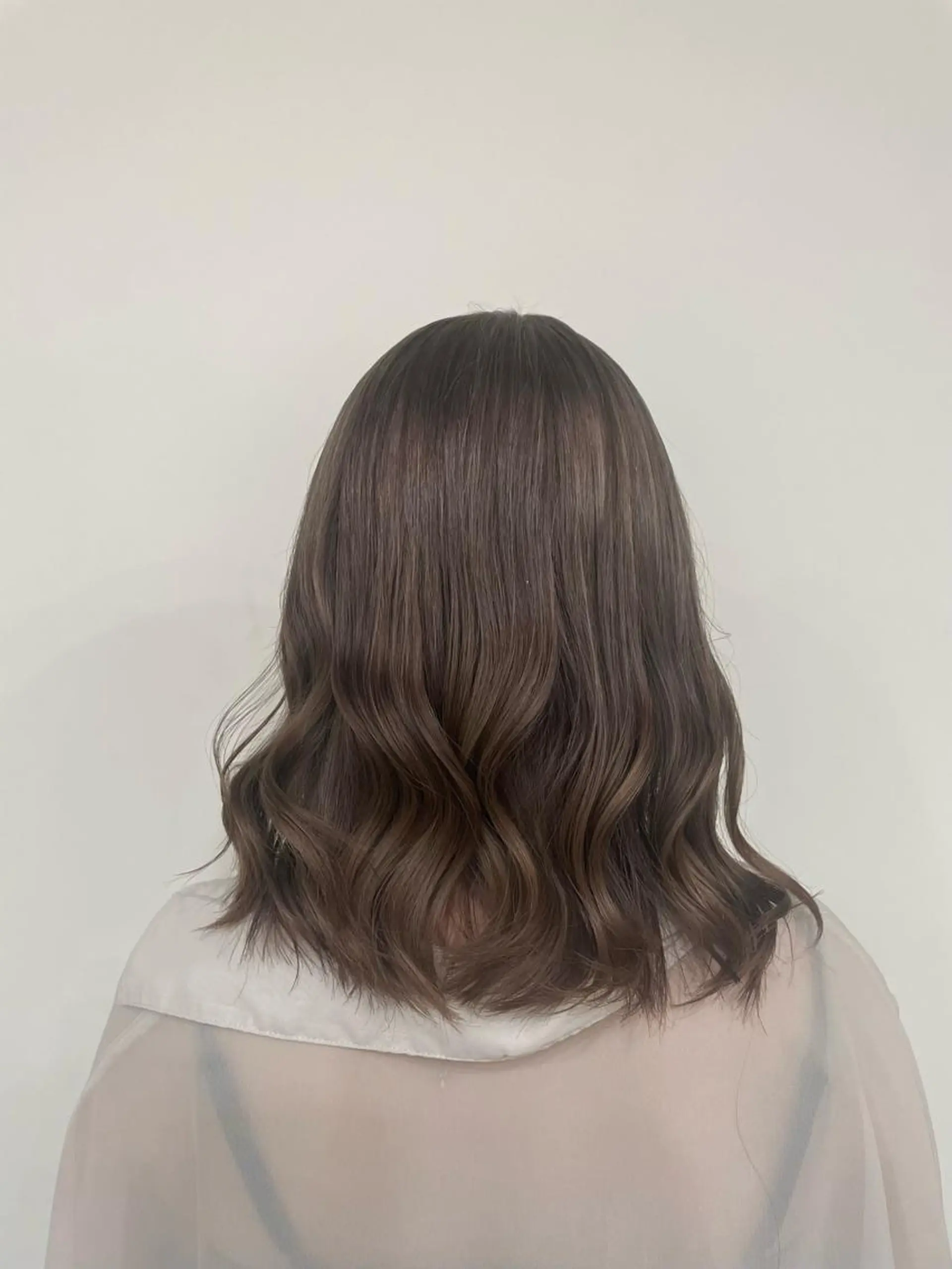 カラー 透明感カラー ダブルカラー グレージュ 縮毛矯正 杉林 莉沙のヘアスタイル