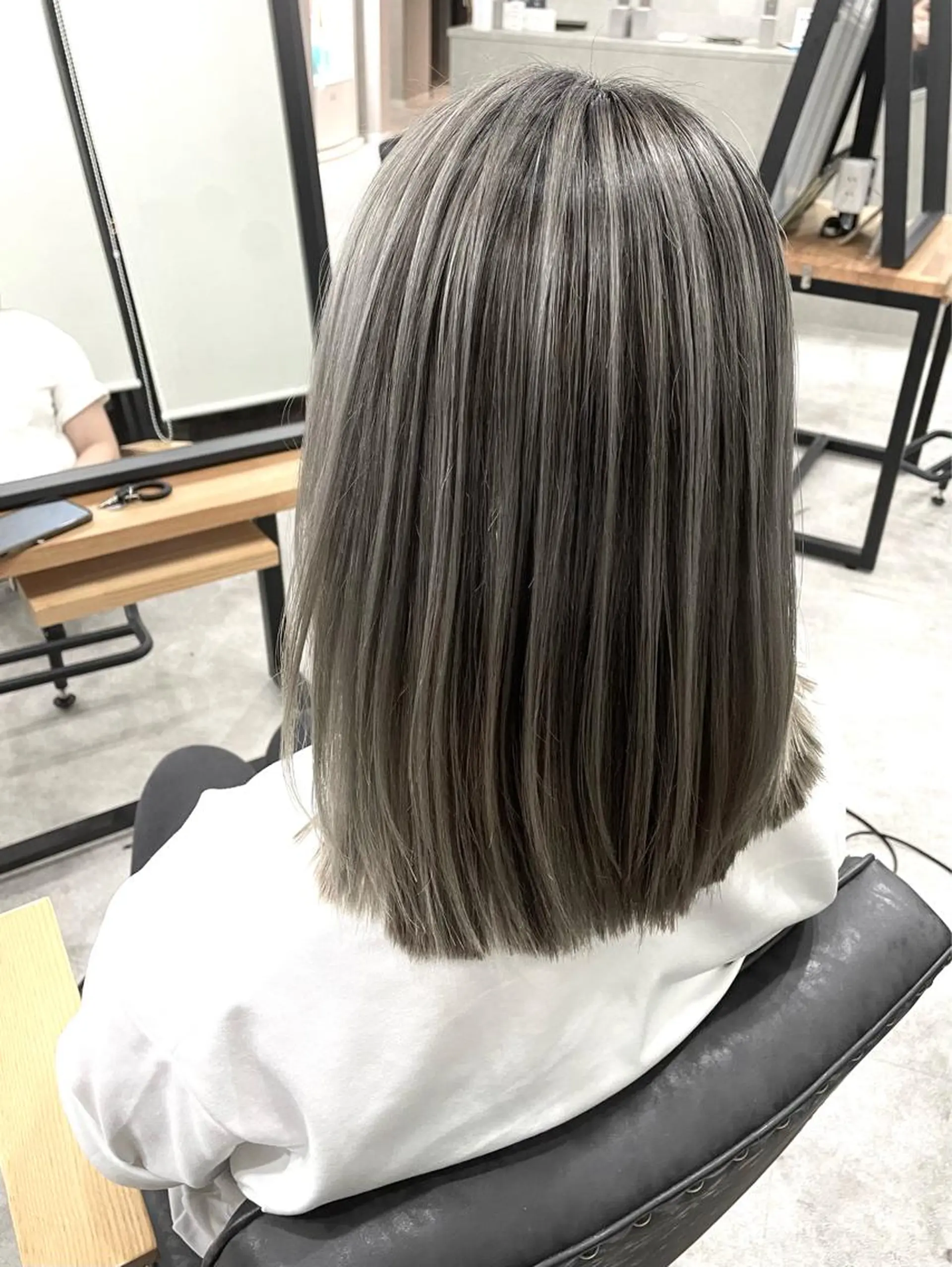 ミディアム カラー シールエクステ アディクシーカラー バレイヤージュ ブリーチ ケアブリーチ シール、 ハネエクステのヘアスタイル