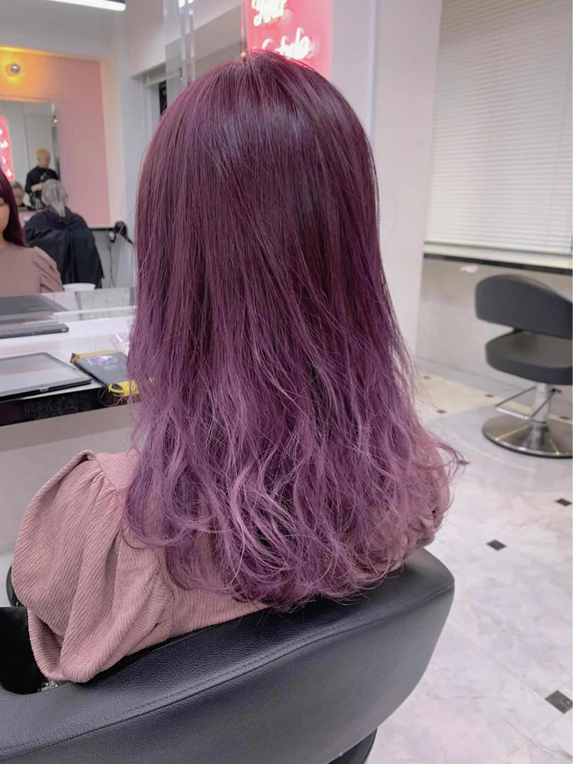 セミロング カラー ブリーチ グラデーションカラー ラベンダーカラー ダブルカラー｜ なおき｜池袋美容師のヘアスタイル