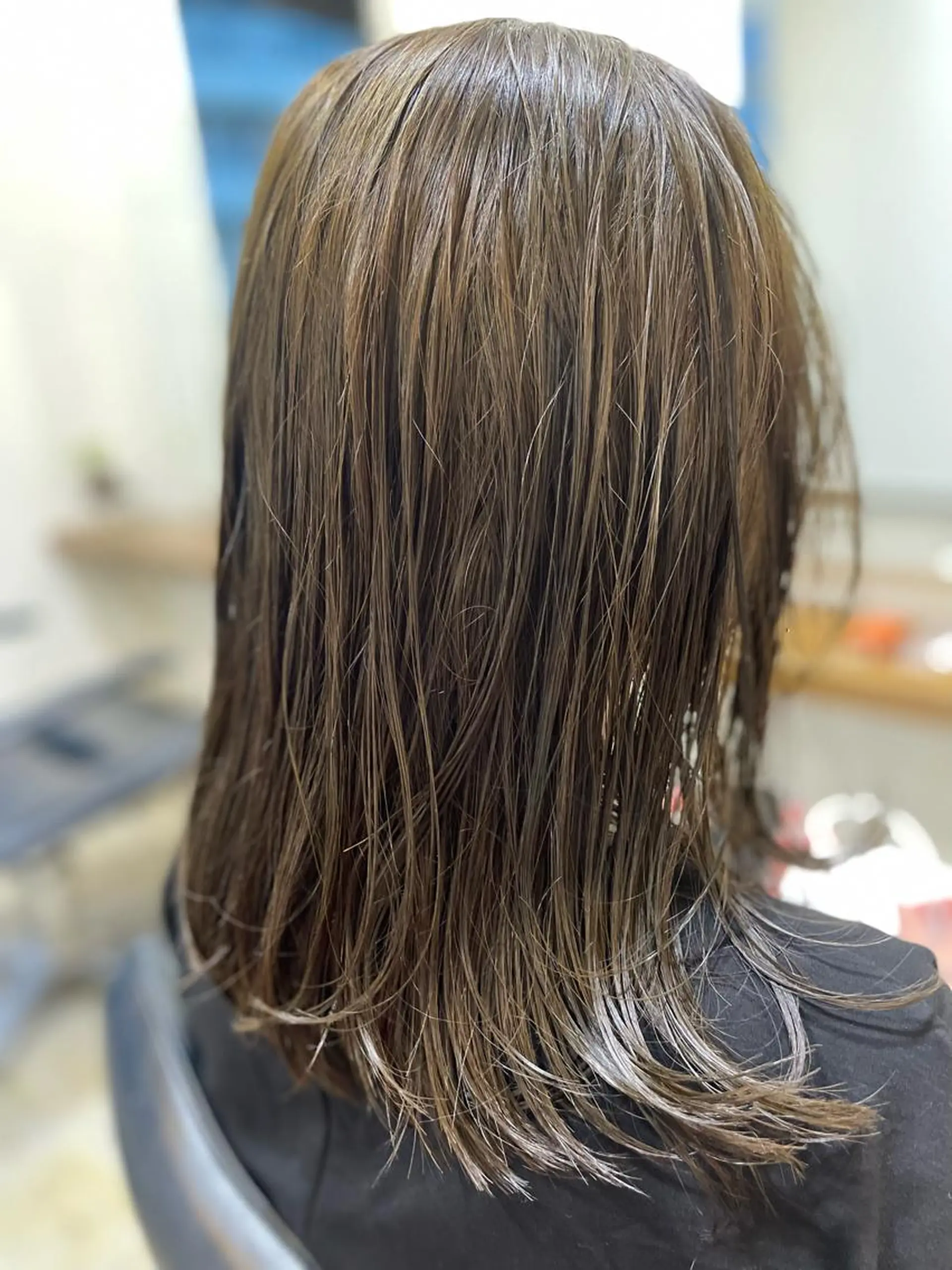 ミディアム カラー ベージュカラー オリーブベージュ カット ヘアカラー トリートメント レイヤー／似合わせ TAKUYAのヘアスタイル