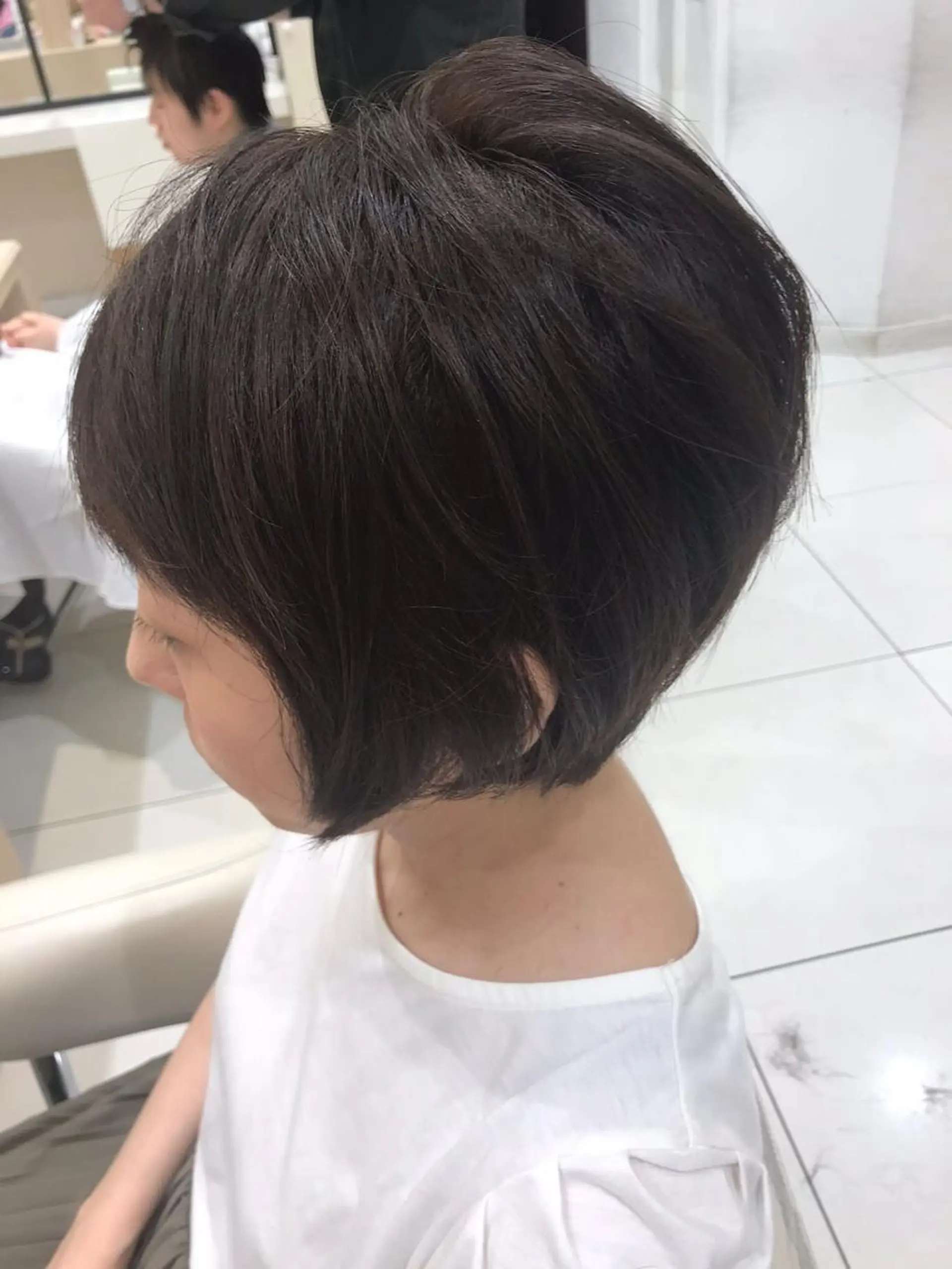 ショート カラー グレージュ レイヤーカット ショートヘア 縮毛矯正 店長/髪質改善 小早川周大のヘアスタイル