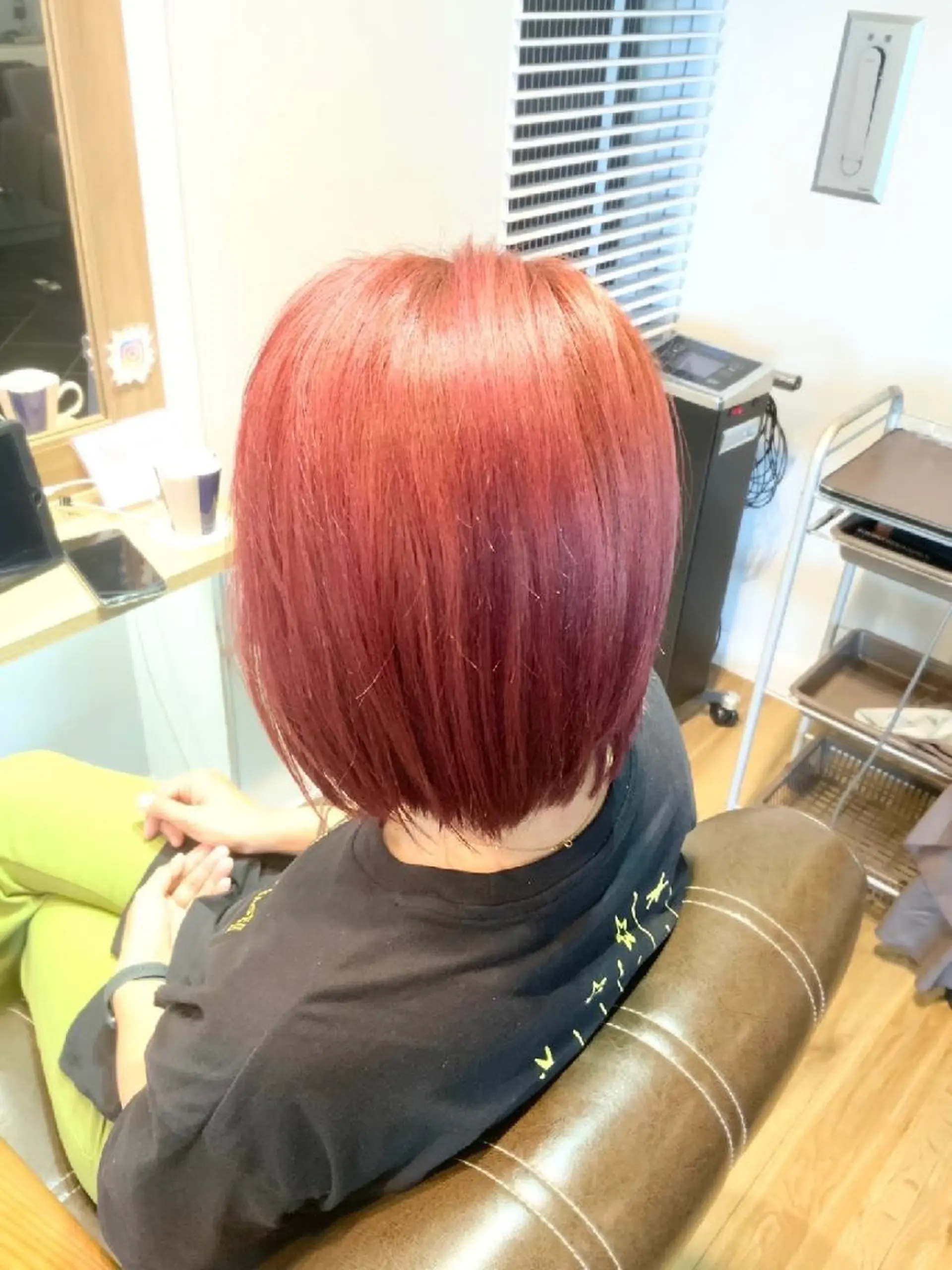 カラー ショート ブリーチ ローズカラー ヘアカラー トリートメント 堀 望美のヘアスタイル