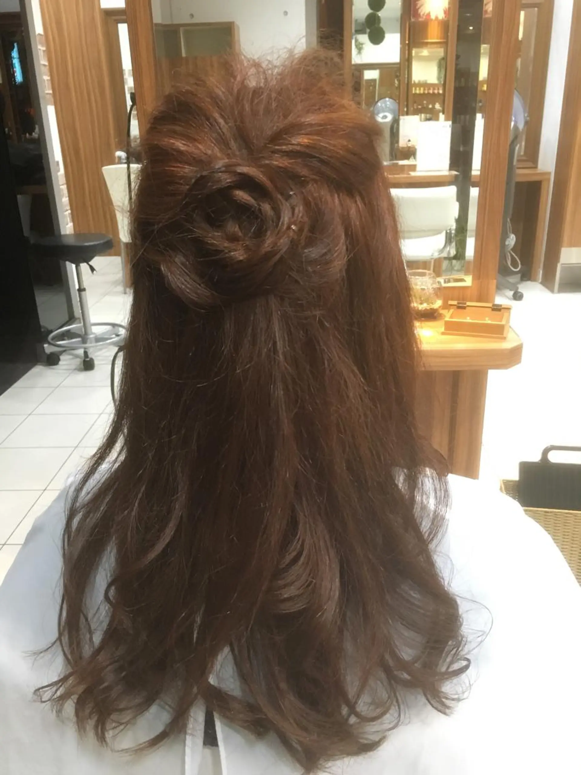 セミロング カラー ヘアアレンジ 白髪ぼかしハイライト 柳川拓哉のヘアスタイル