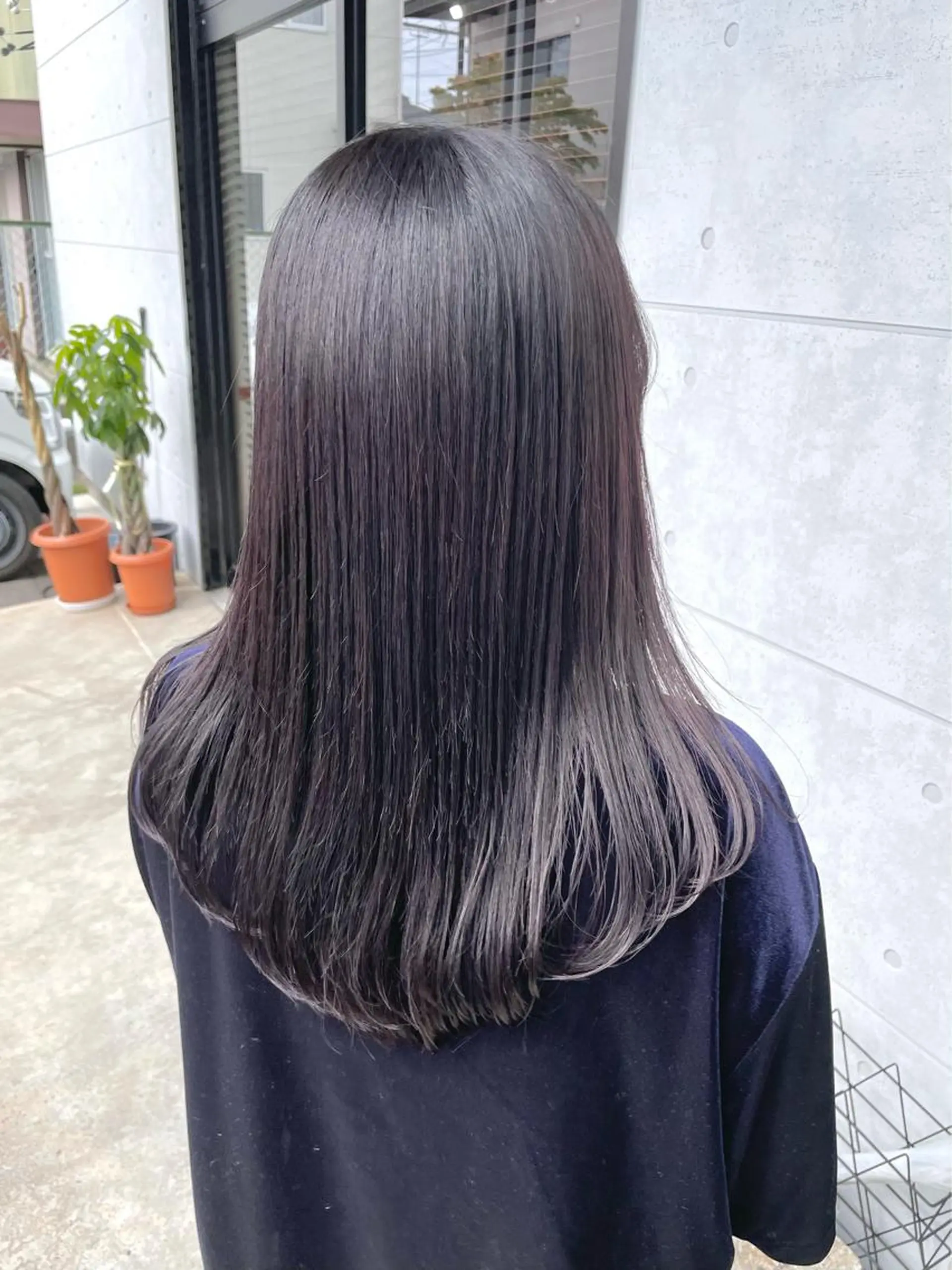 ロング バイオレットブラウン ヘアカラー 川村 涼介のヘアスタイル