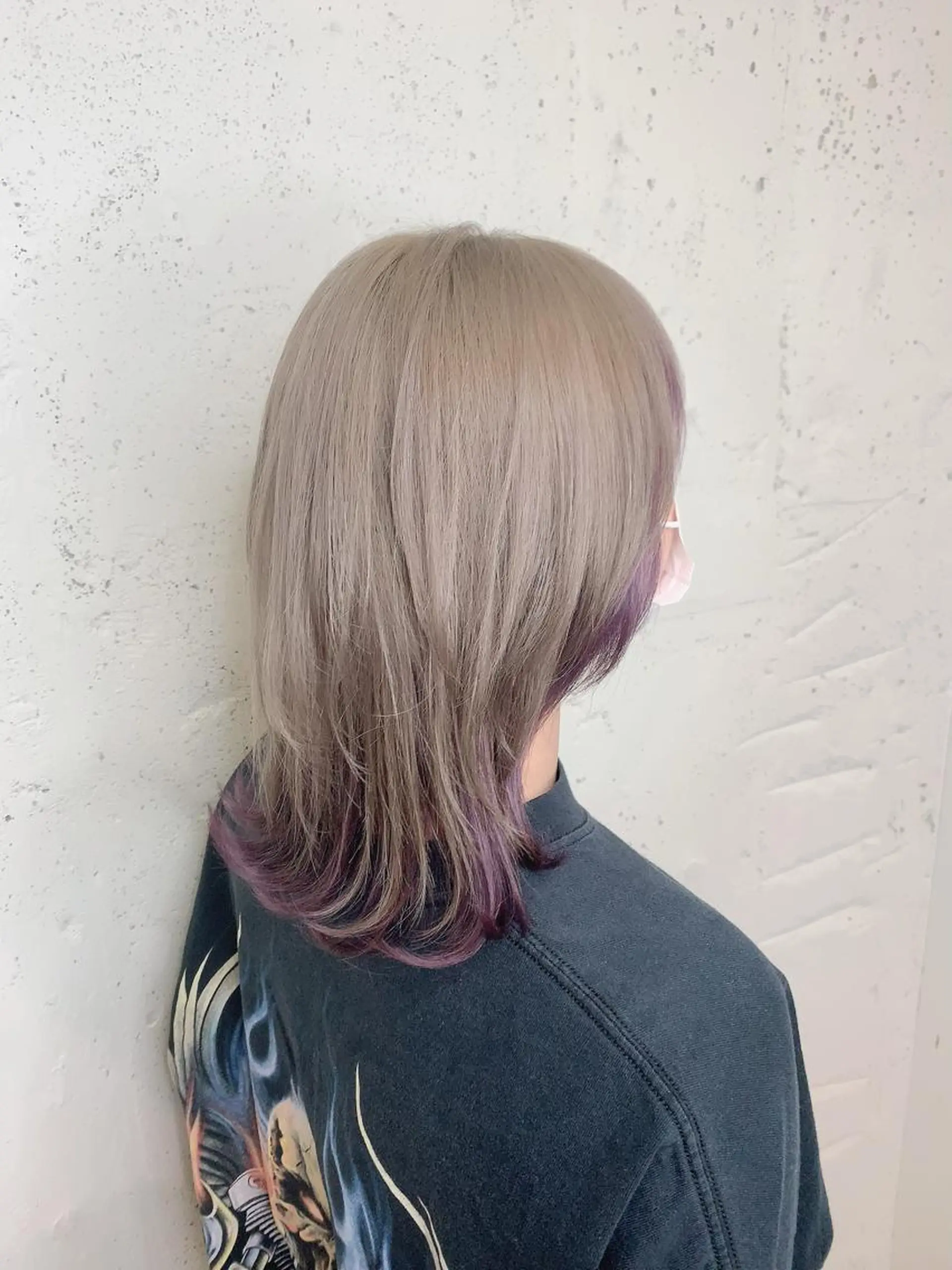 ミディアム カラー カット ヘアカラー 透明感ハイトーン🦄 キラ🌈のヘアスタイル